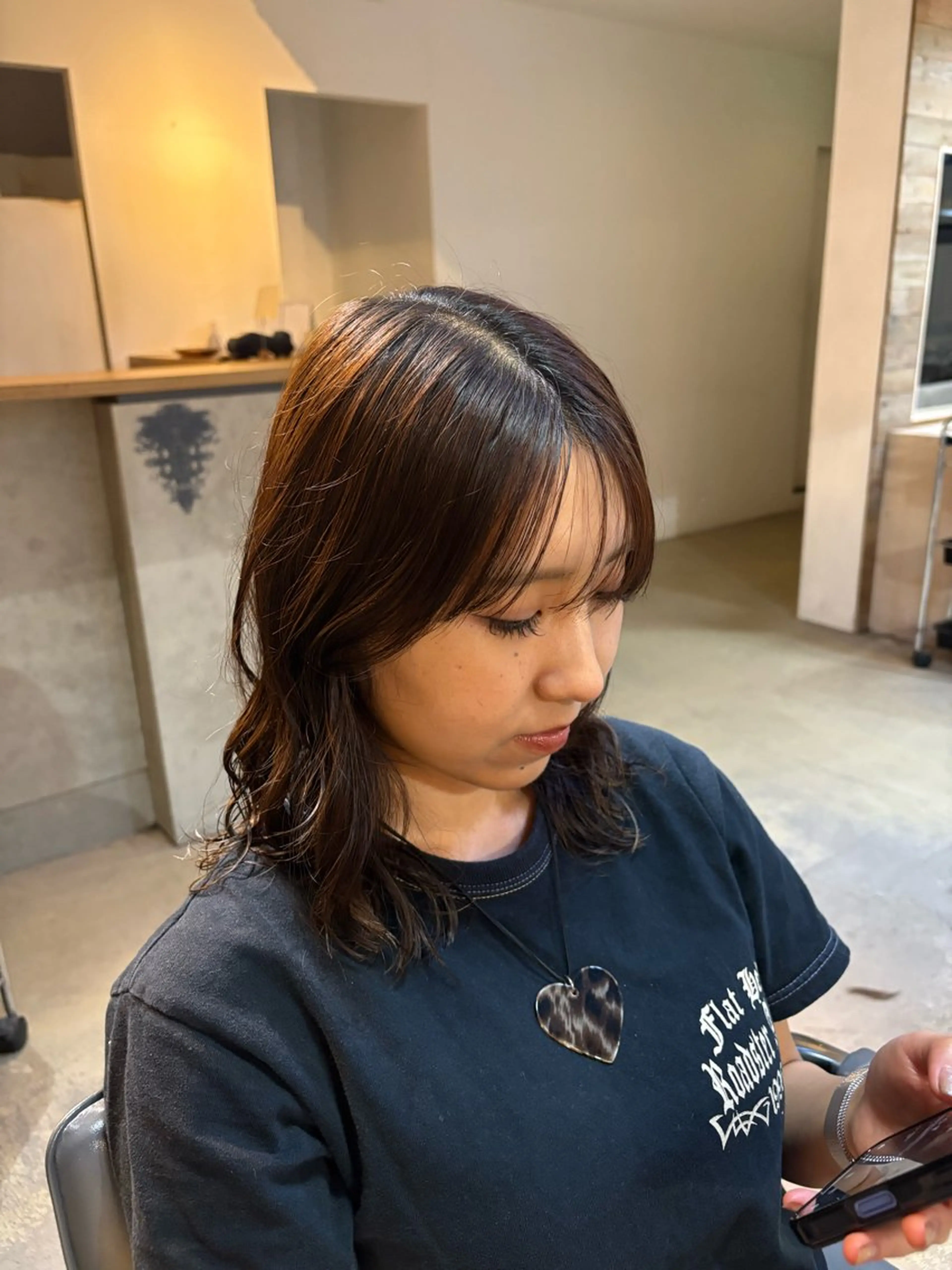 ミディアム パーマ 顔周りカット レイヤーカット 小顔カット NOAHFLY所属・noahfly / maoのヘアスタイル