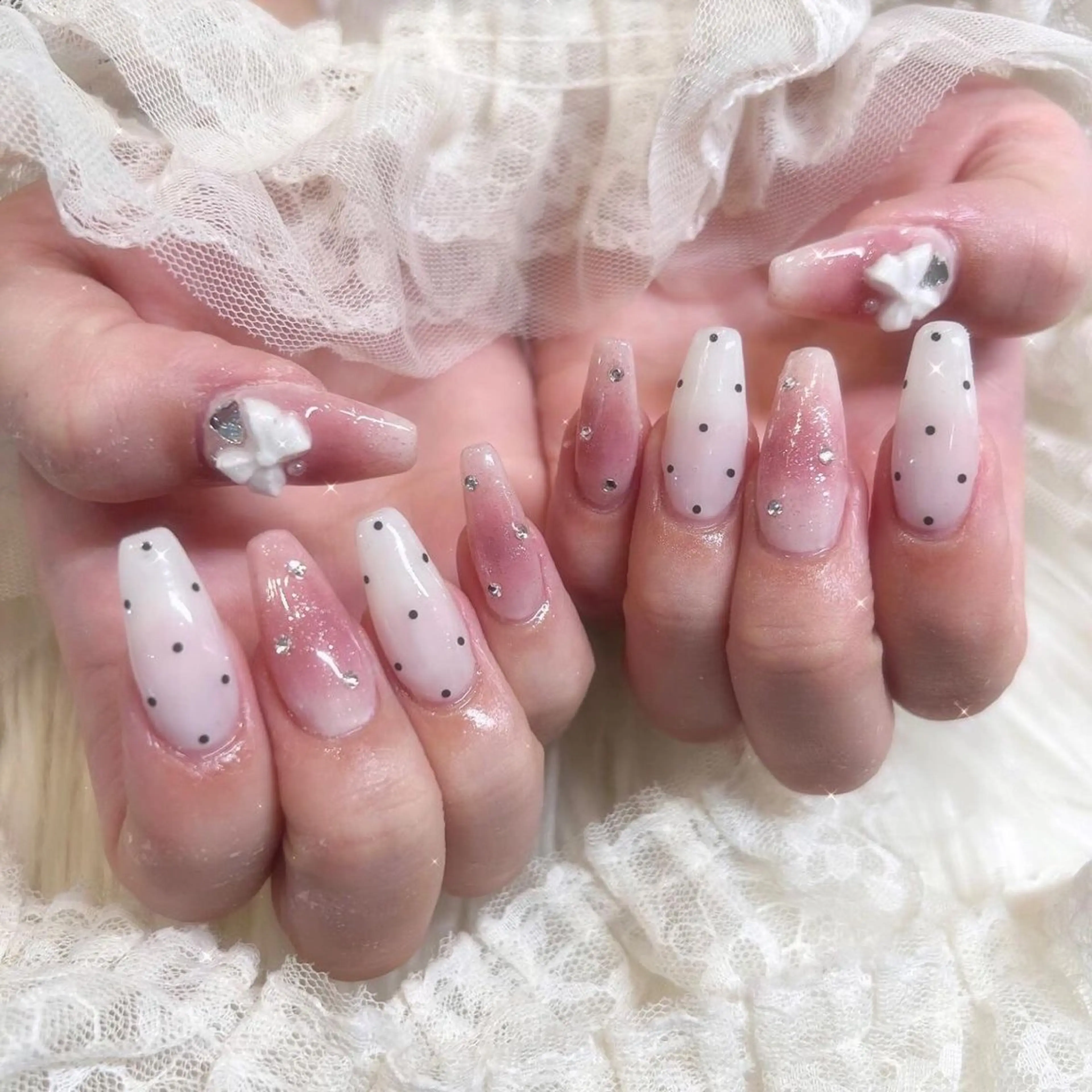 ネイル グラデーション ラメ(グリッター) マグネットネイル ミラーネイル ニュアンスネイル ハンドネイル Lumi de nails所属・Lumi de nailsのネイルデザイン