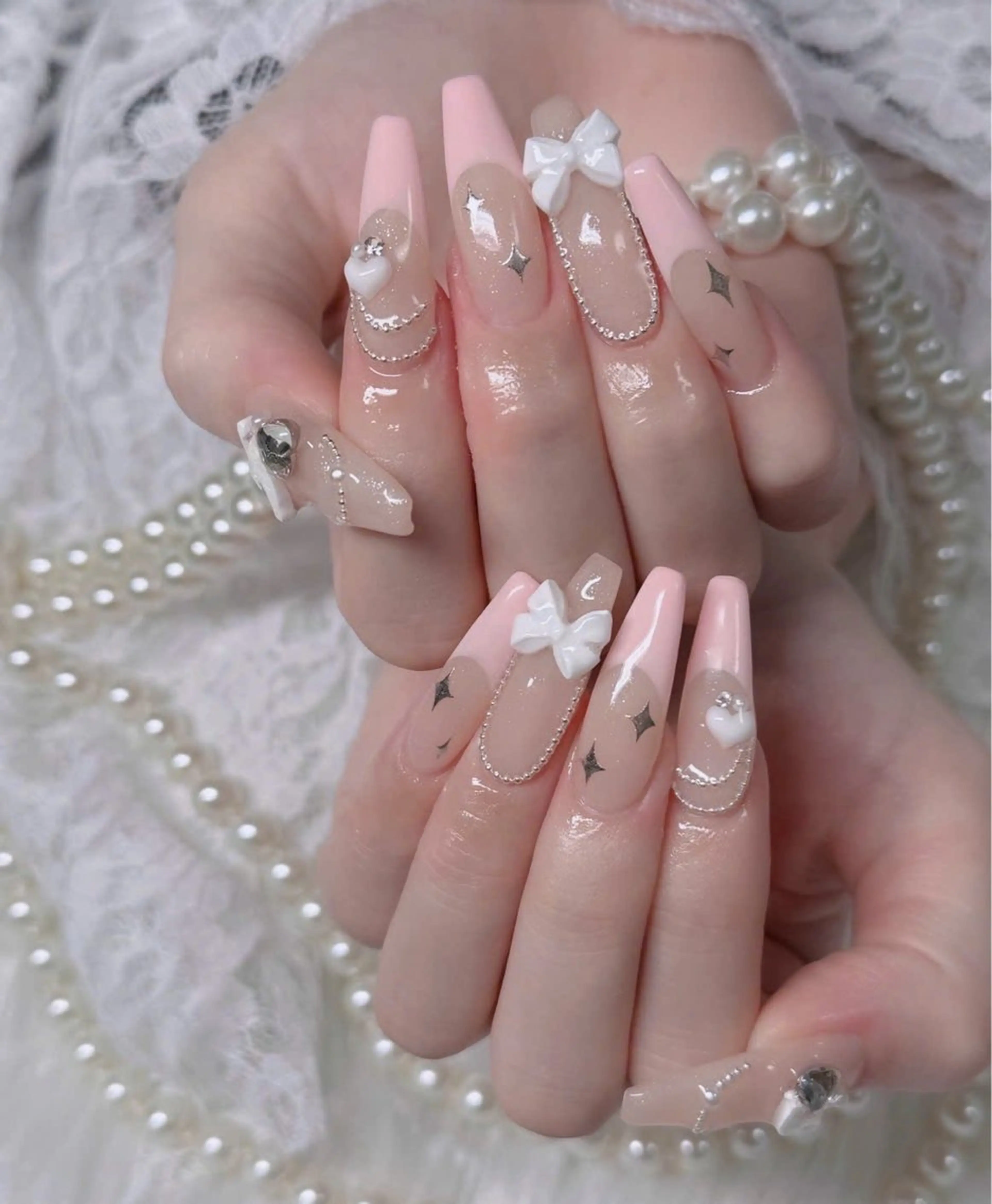 ネイル フレンチネイル ジェルネイル ガラスフレンチ ハロウィン ハート H.baby Nail Salonのネイルデザイン