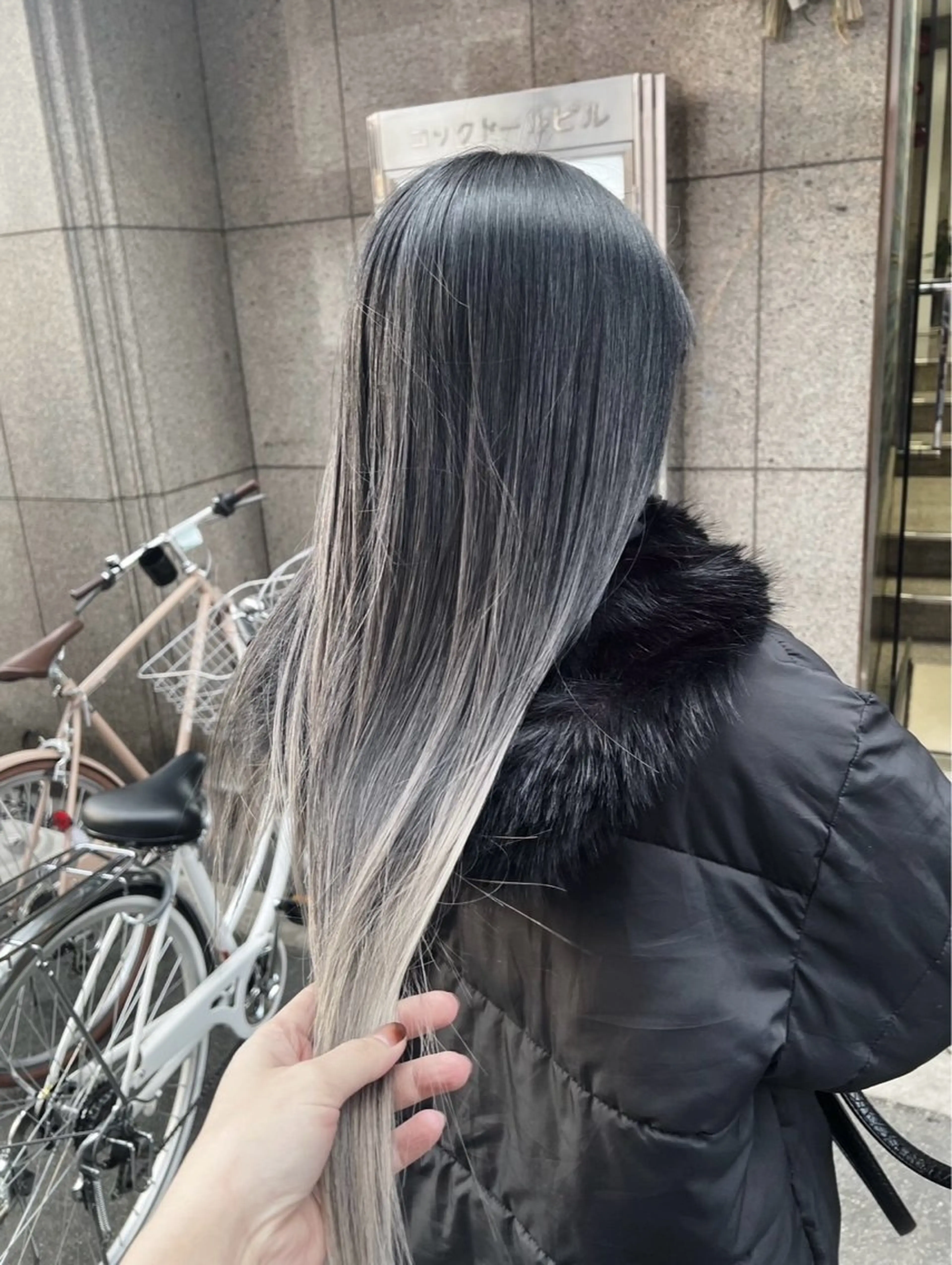 ロング カラー バレイヤージュ シルバー ホワイトシルバー レイヤーカット ヘアカラー トリートメント ROBIN所属・指名数No.1 /NAOYAのヘアスタイル