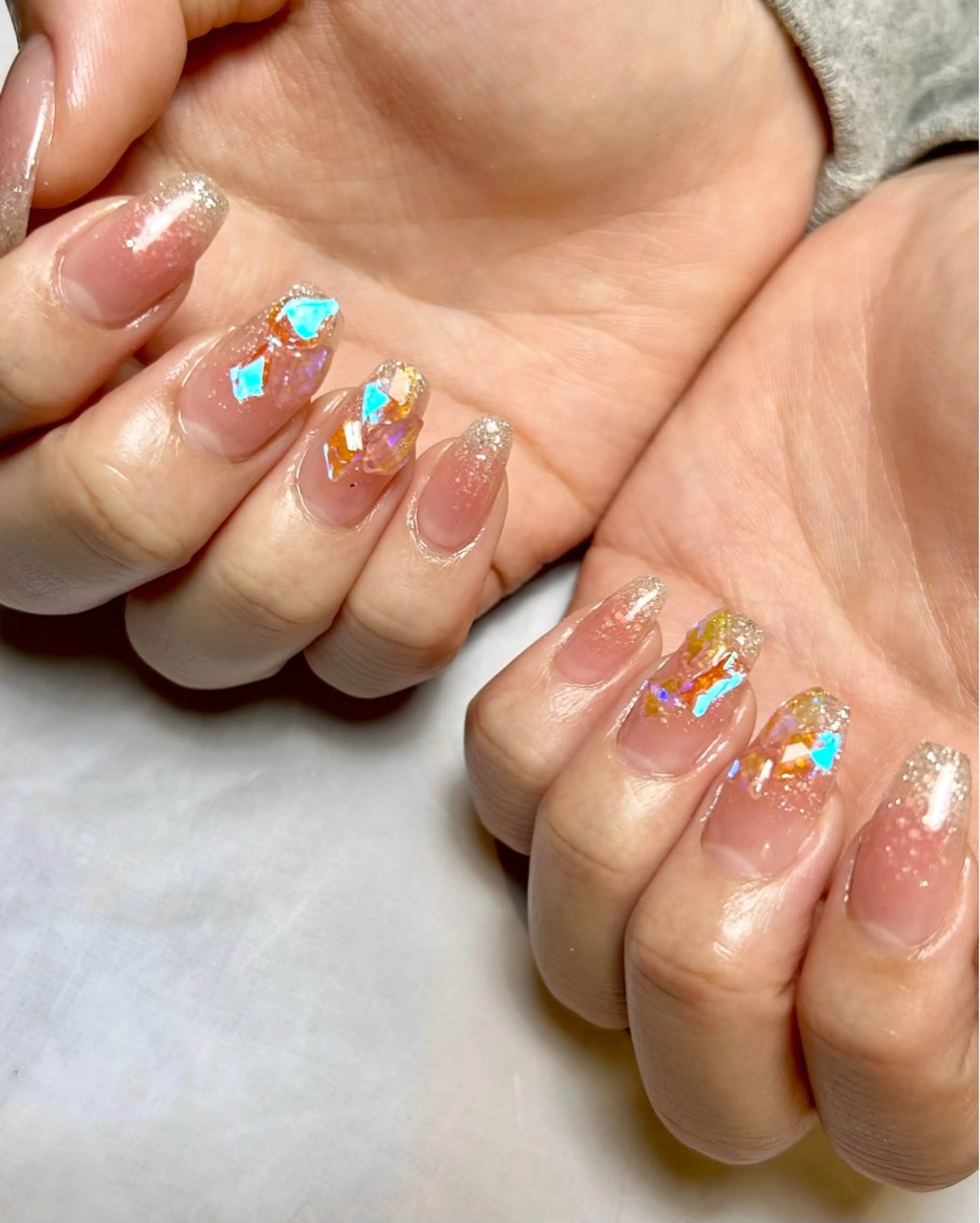 ネイル オーロラネイル チークネイル グラデーション 持ち込み ストーンネイル ハンドネイル Reflection marikoのネイルデザイン