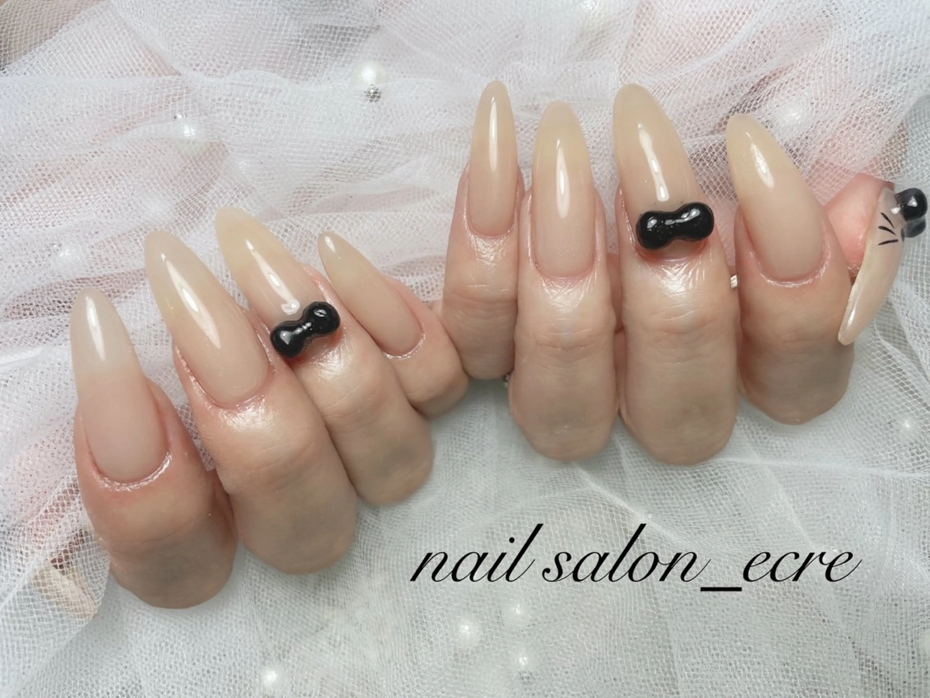 ネイル アートネイル リボン nail salon _ecre_のネイルデザイン
