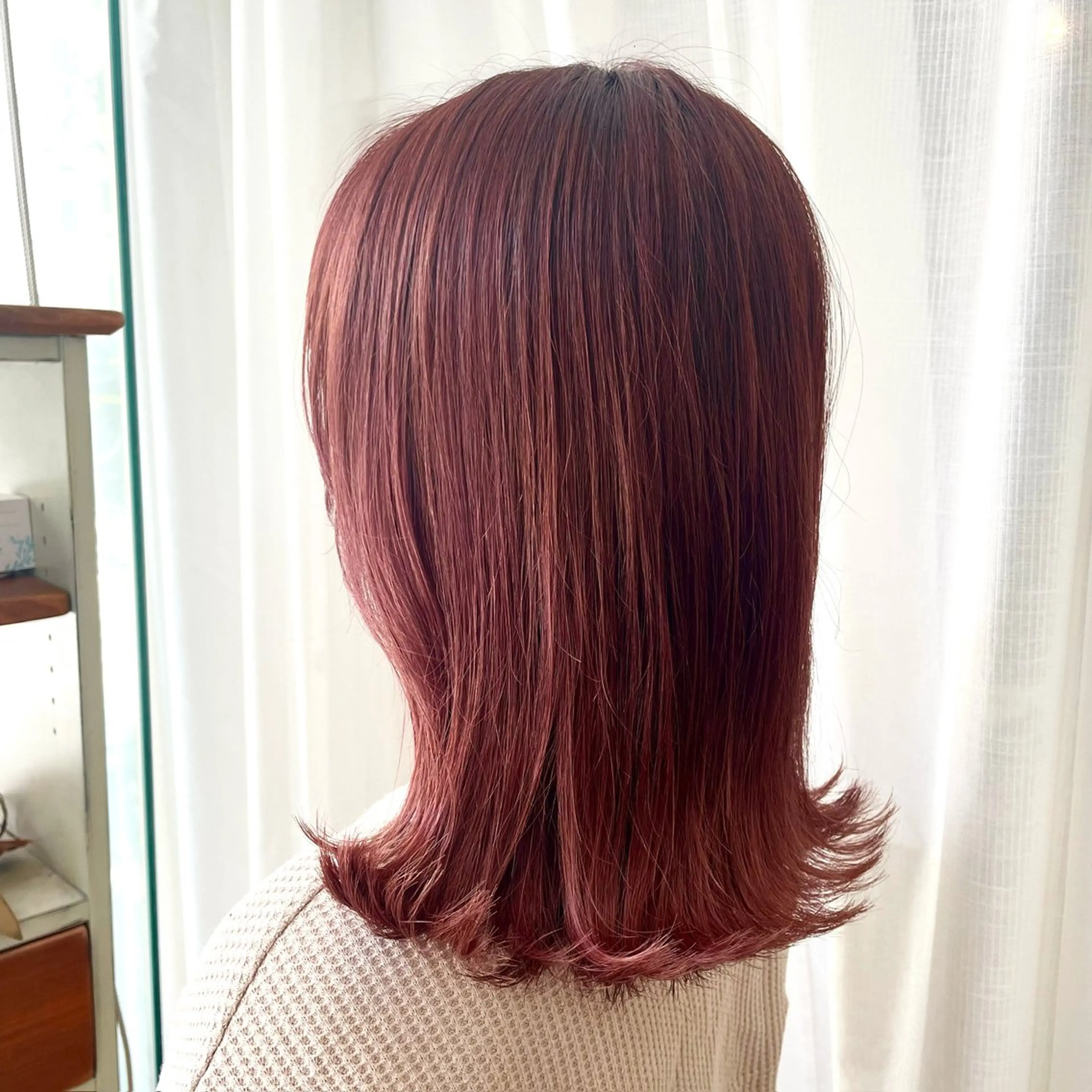 セミロング カット ヘアカラー fio マナミのヘアスタイル