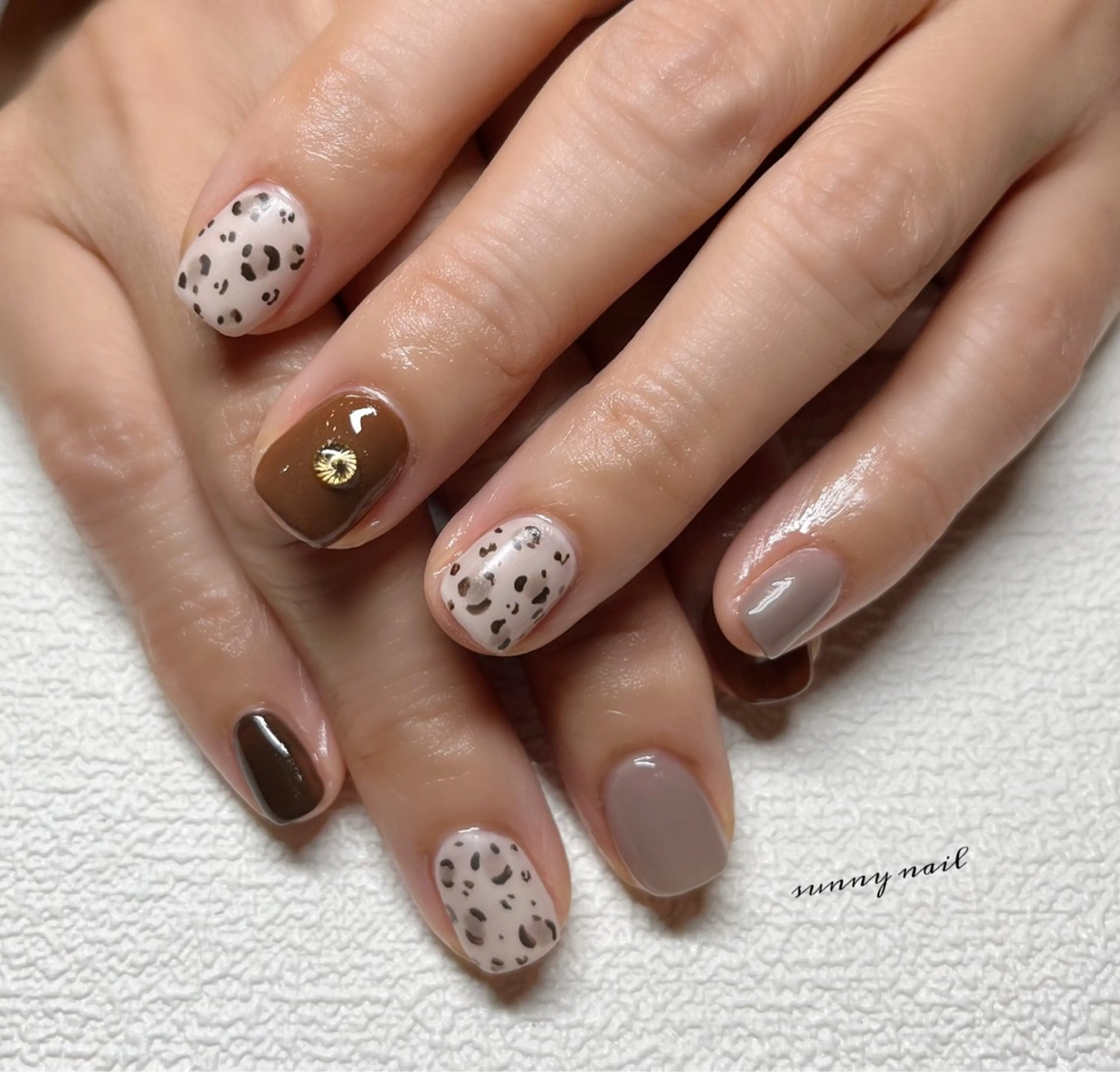 ネイル アニマル柄 ブラウン ジェルネイル パラジェル sunny nailのネイルデザイン