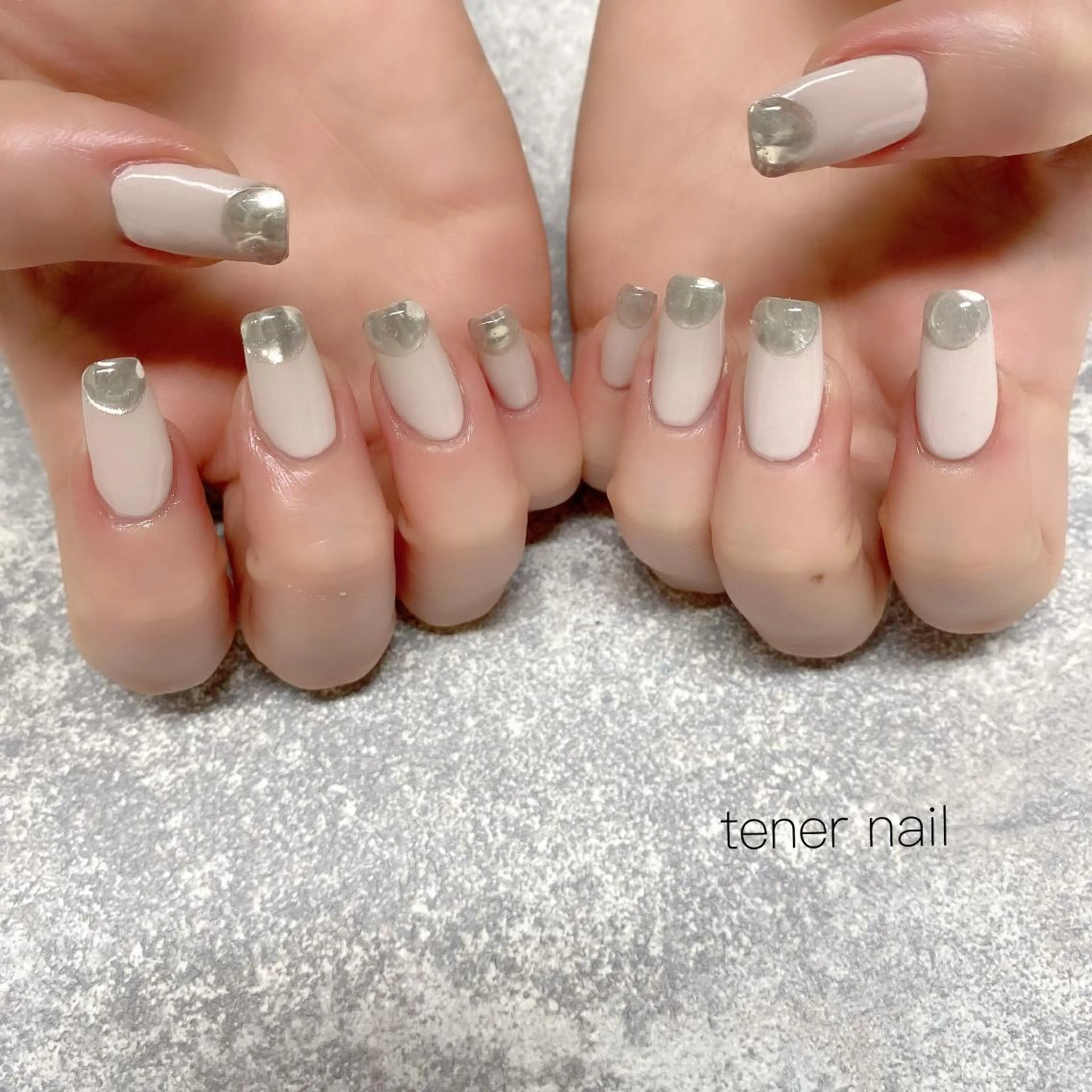 ネイル ぷっくりネイル シルバー tener  nail  テネルネイル所属・テネルネイル tener nailのネイルデザイン