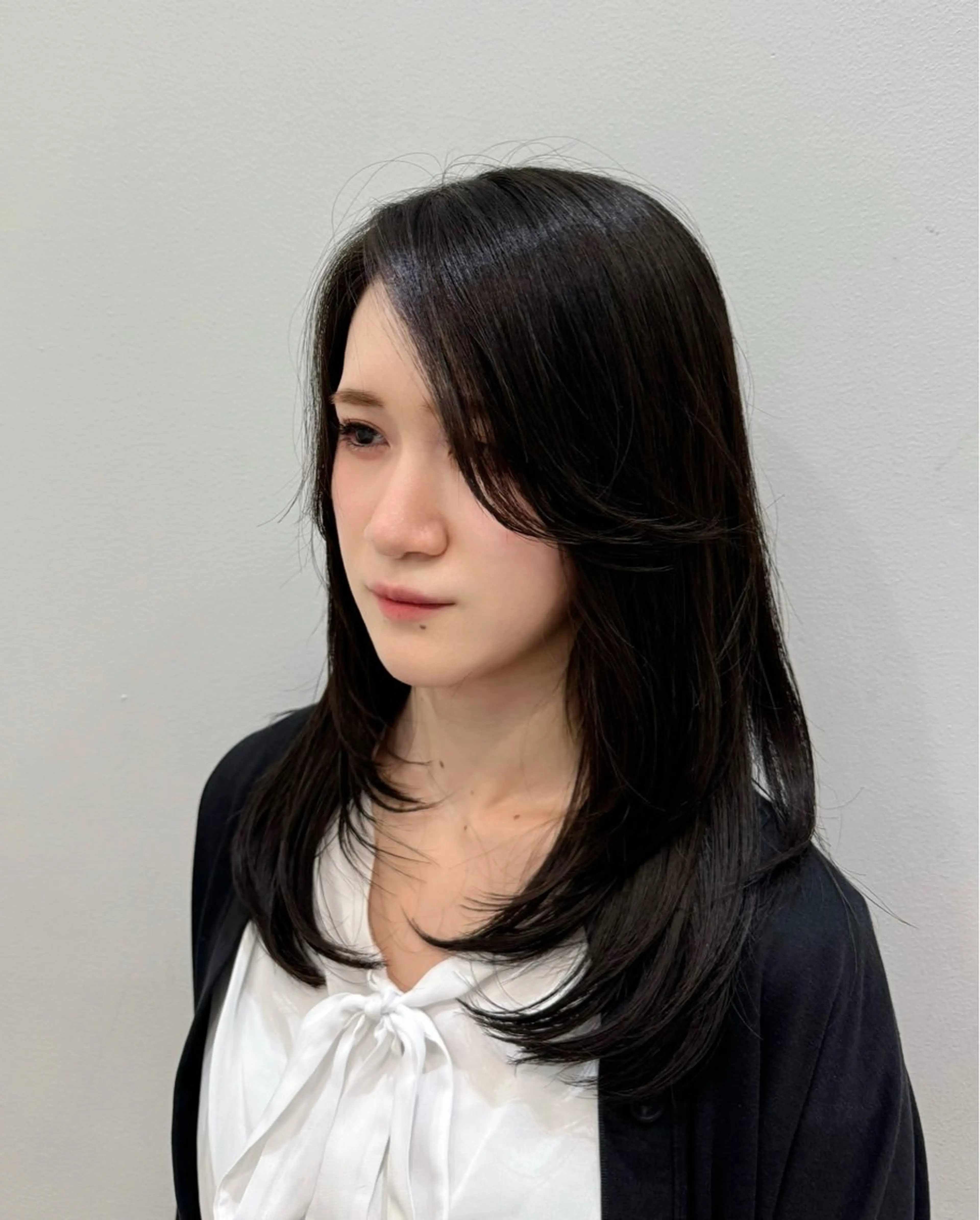 セミロング rioカット縮毛 矯正♡韓国レイヤーのヘアスタイル