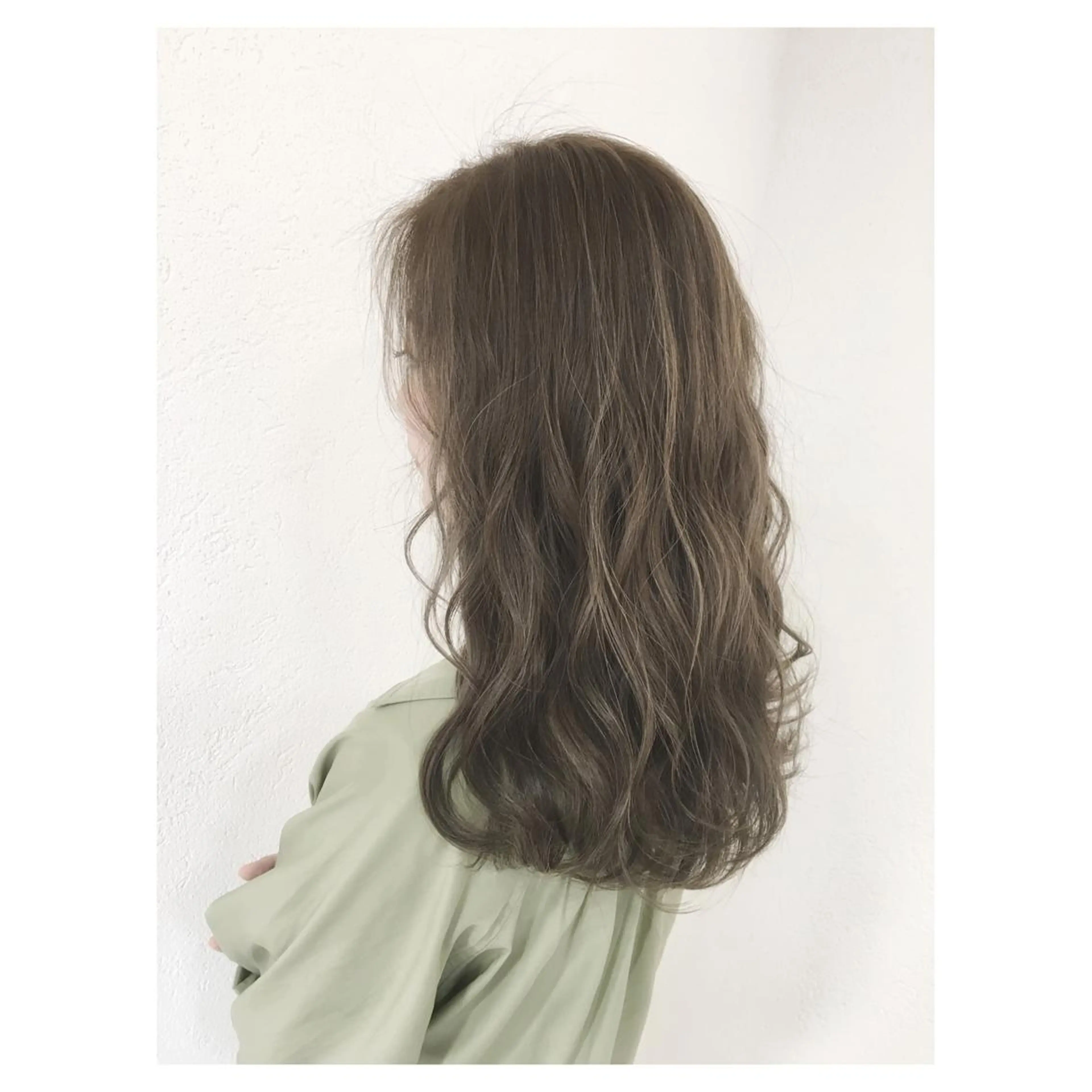 ロング カラー biscohair 髪にドラマを。のヘアスタイル