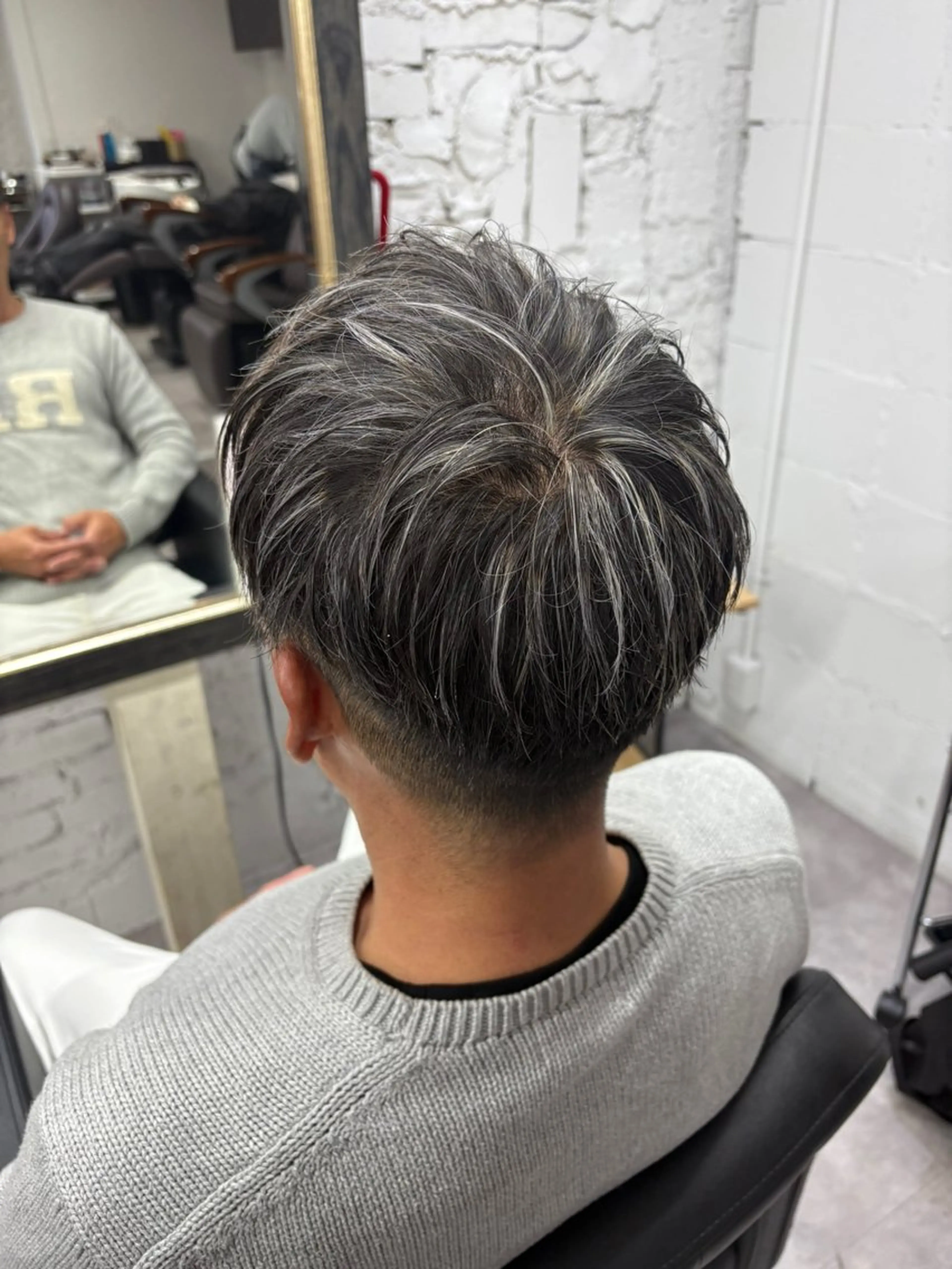 カラー メンズ 笹江 瑞穂のヘアスタイル