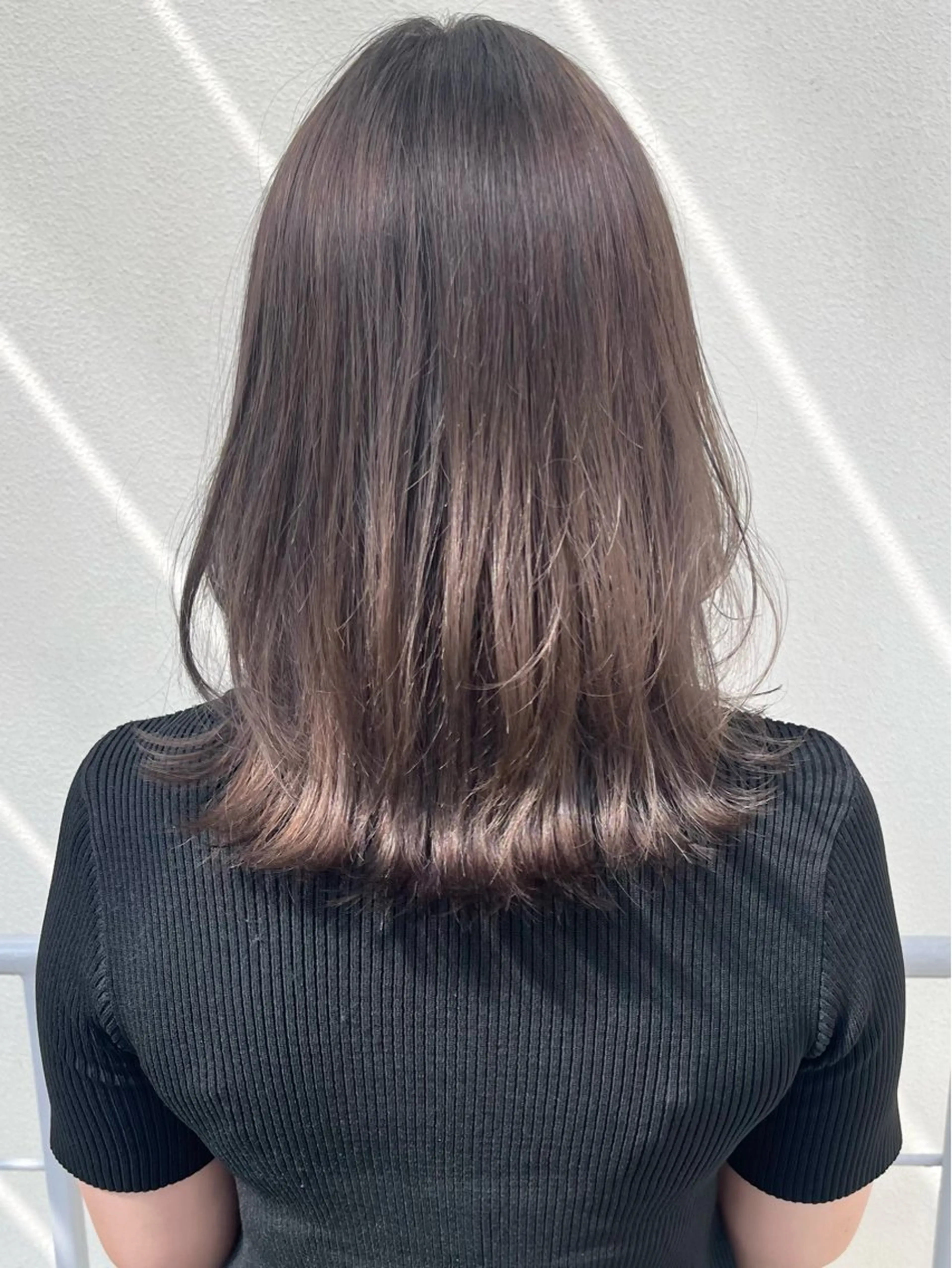 セミロング カラー ヘアアレンジ ベージュカラー ラベンダーカラー ラベンダーベージュ 顔周りレイヤー カット❄️石川瑠青のヘアスタイル