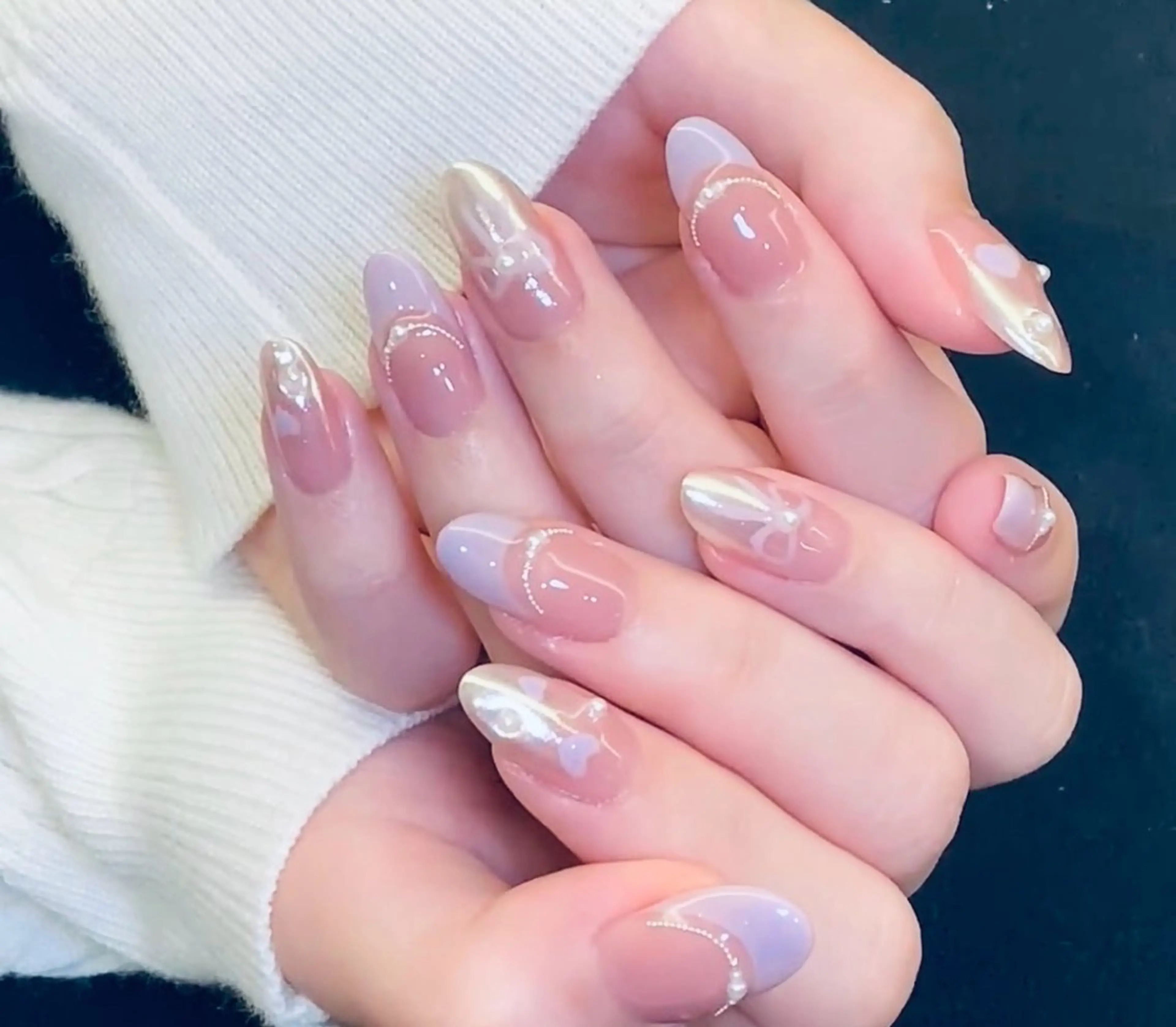 ネイル オーロラネイル フレンチネイル グラデーション ピンク パープル ハンドネイル ハンドケア DarkHoney 池袋店のネイルデザイン