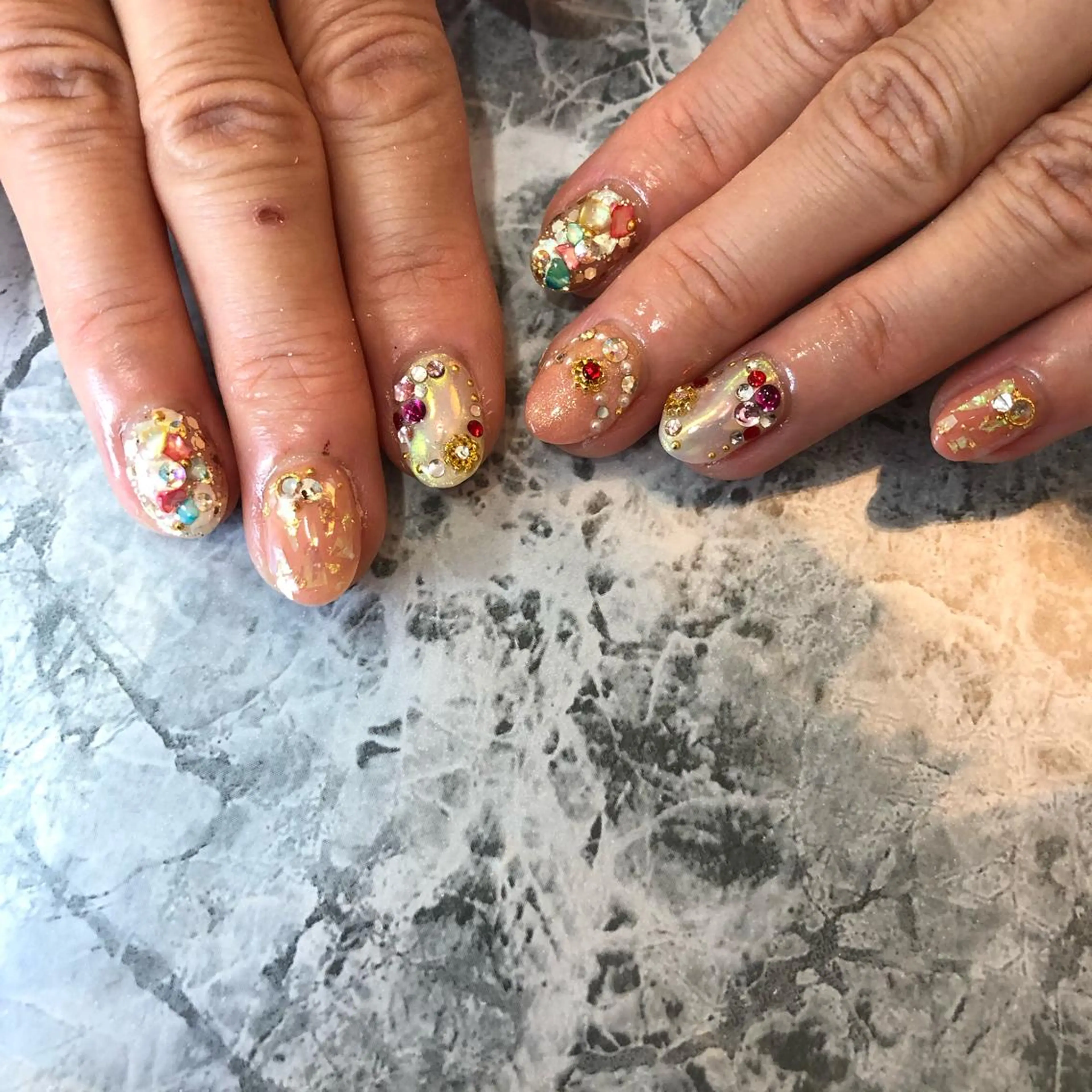 ネイル ハンドネイル 河野 弥月のネイルデザイン