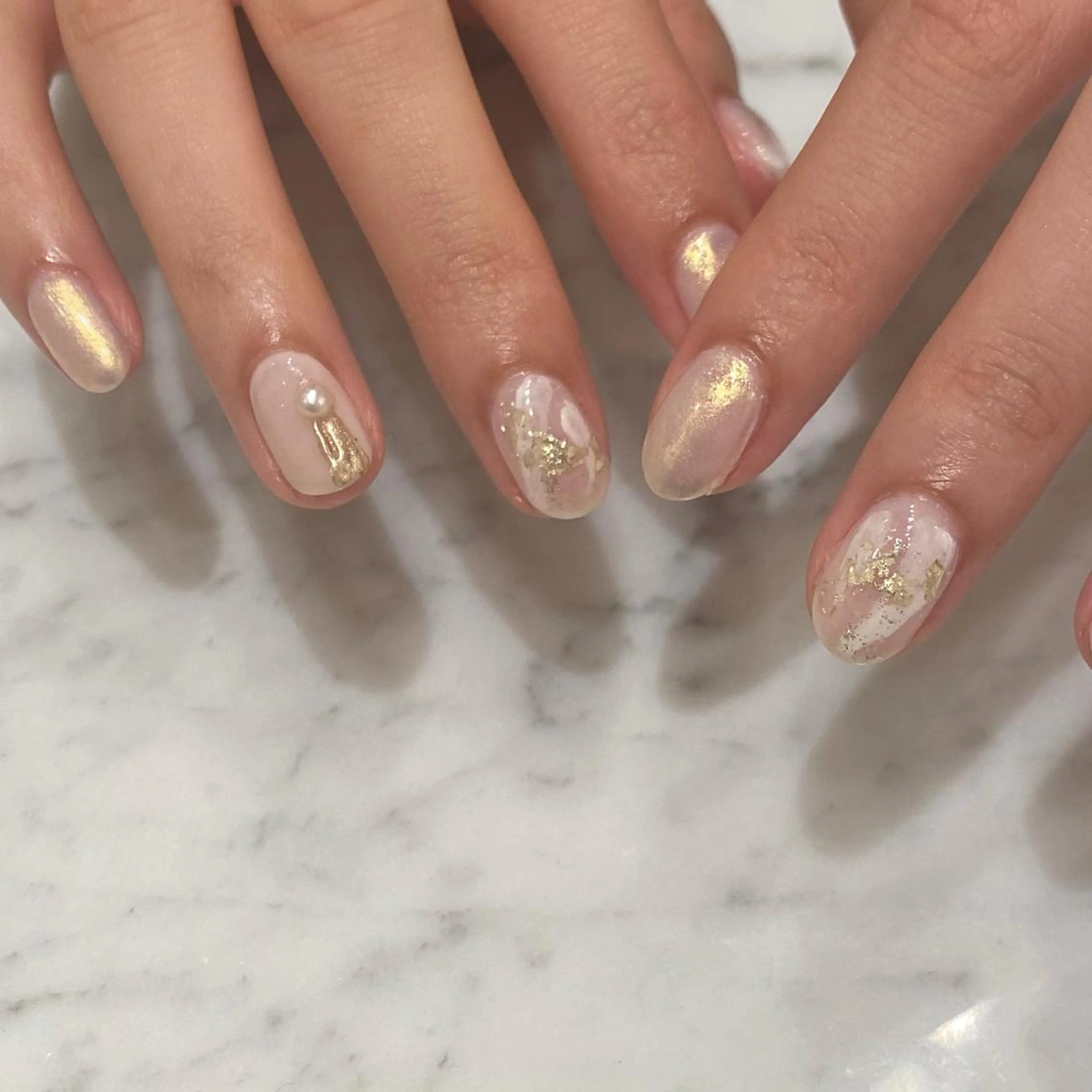 ネイル ニュアンスネイル ネイル&アイ　QUEEN&CRIMSON所属・眉WAX/ピーリング ホワイトニングの眉毛・アイブロウイメージ