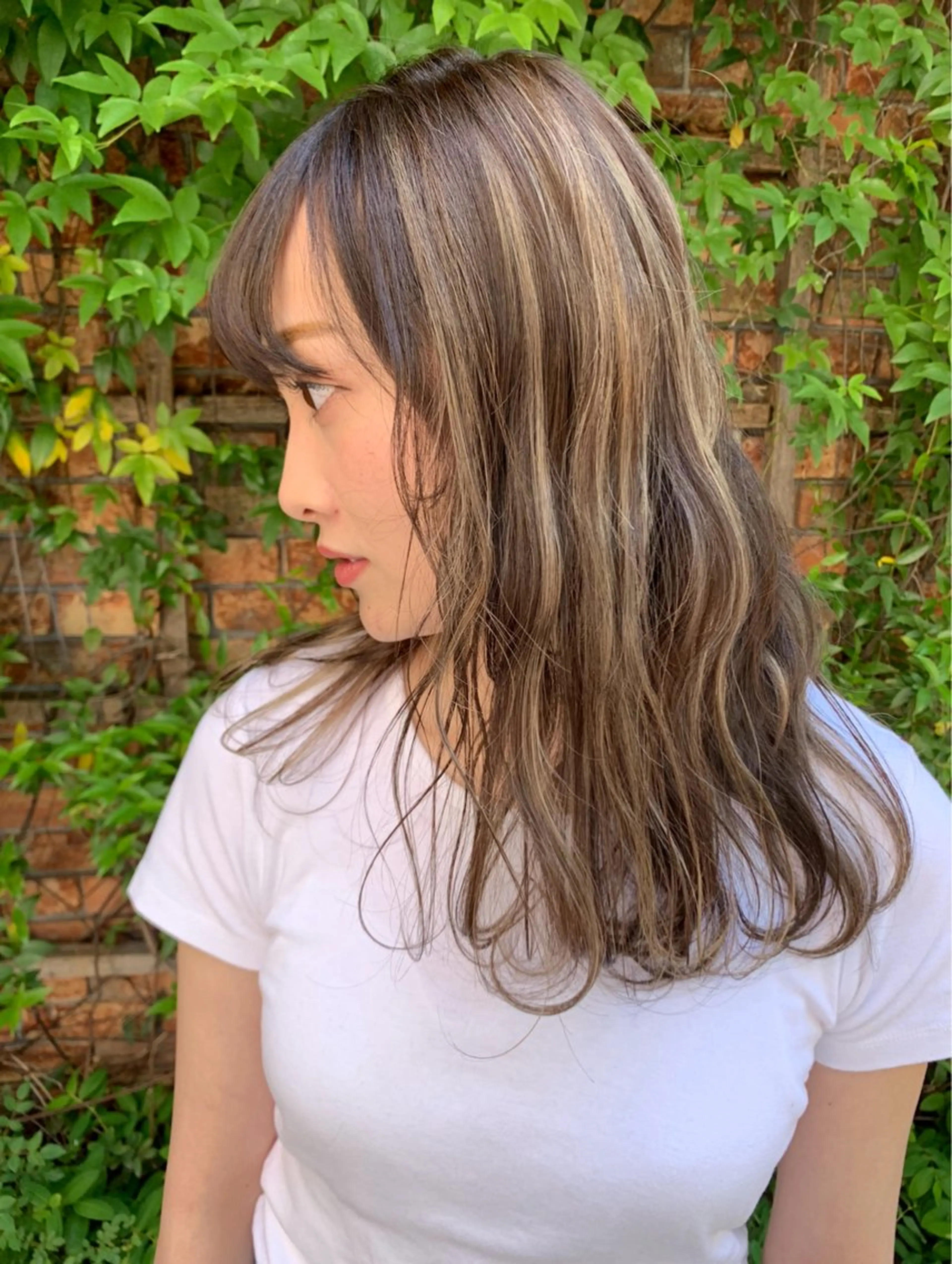 ロング ハイライト ヘアカラー トリートメント 《1.2月クーポン記 載中》小森祐希のヘアスタイル