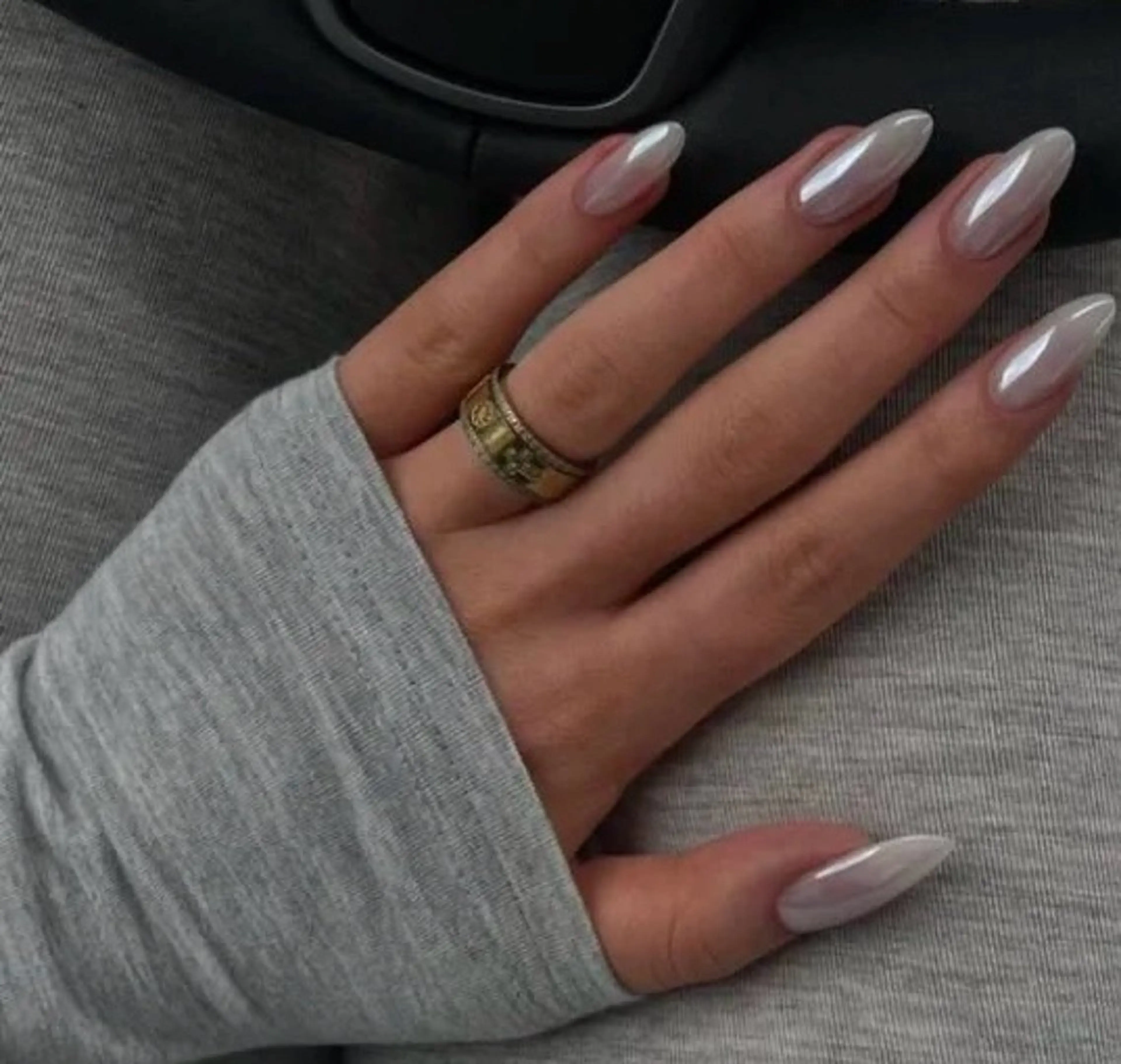 ネイル 高木 維麗絲のネイルデザイン