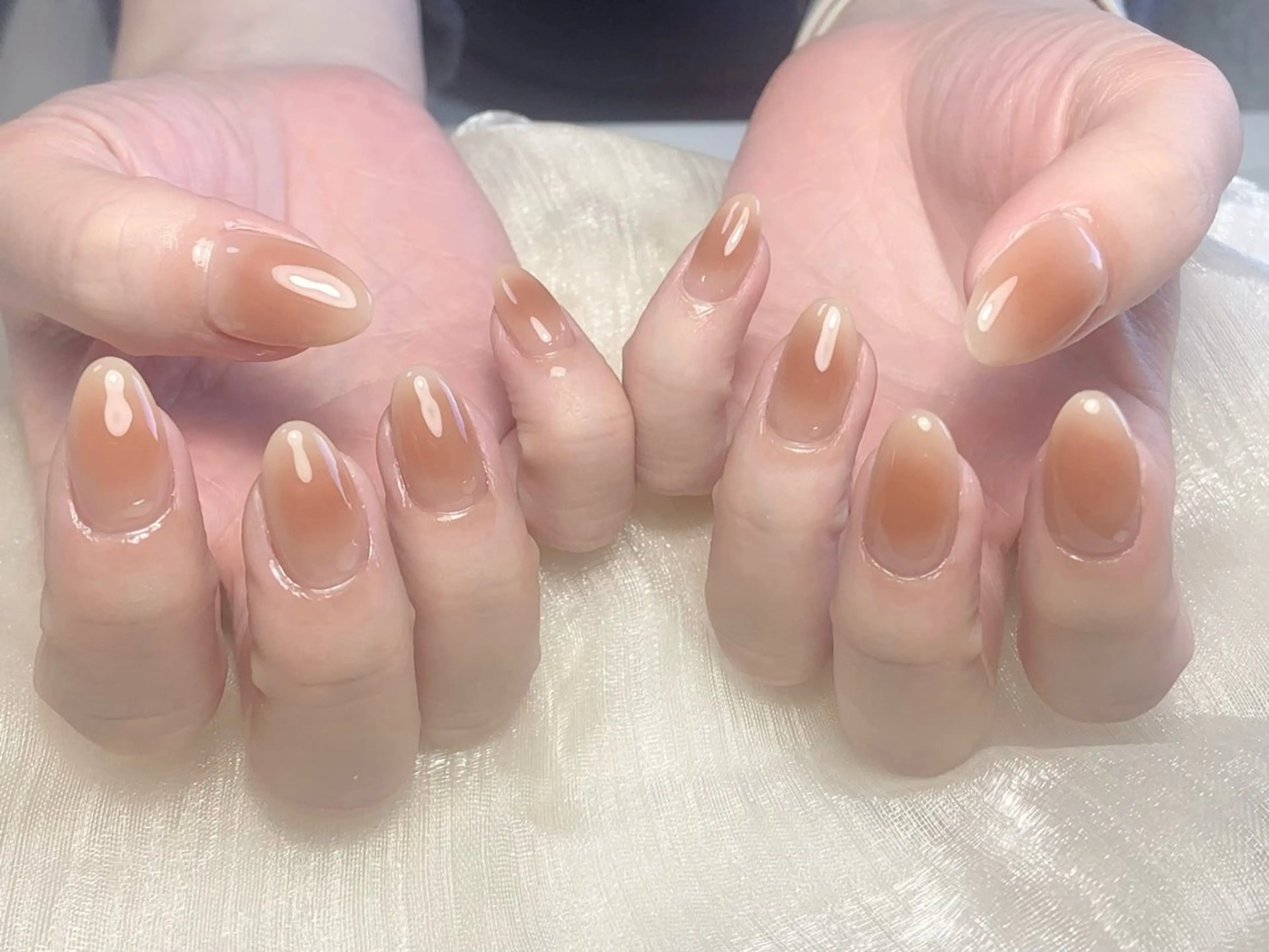 ネイル オーロラネイル チークネイル フレンチネイル ジェルネイル ガラスフレンチ ハンドネイル Nail Jolie所属・Nail Jolieのネイルデザイン
