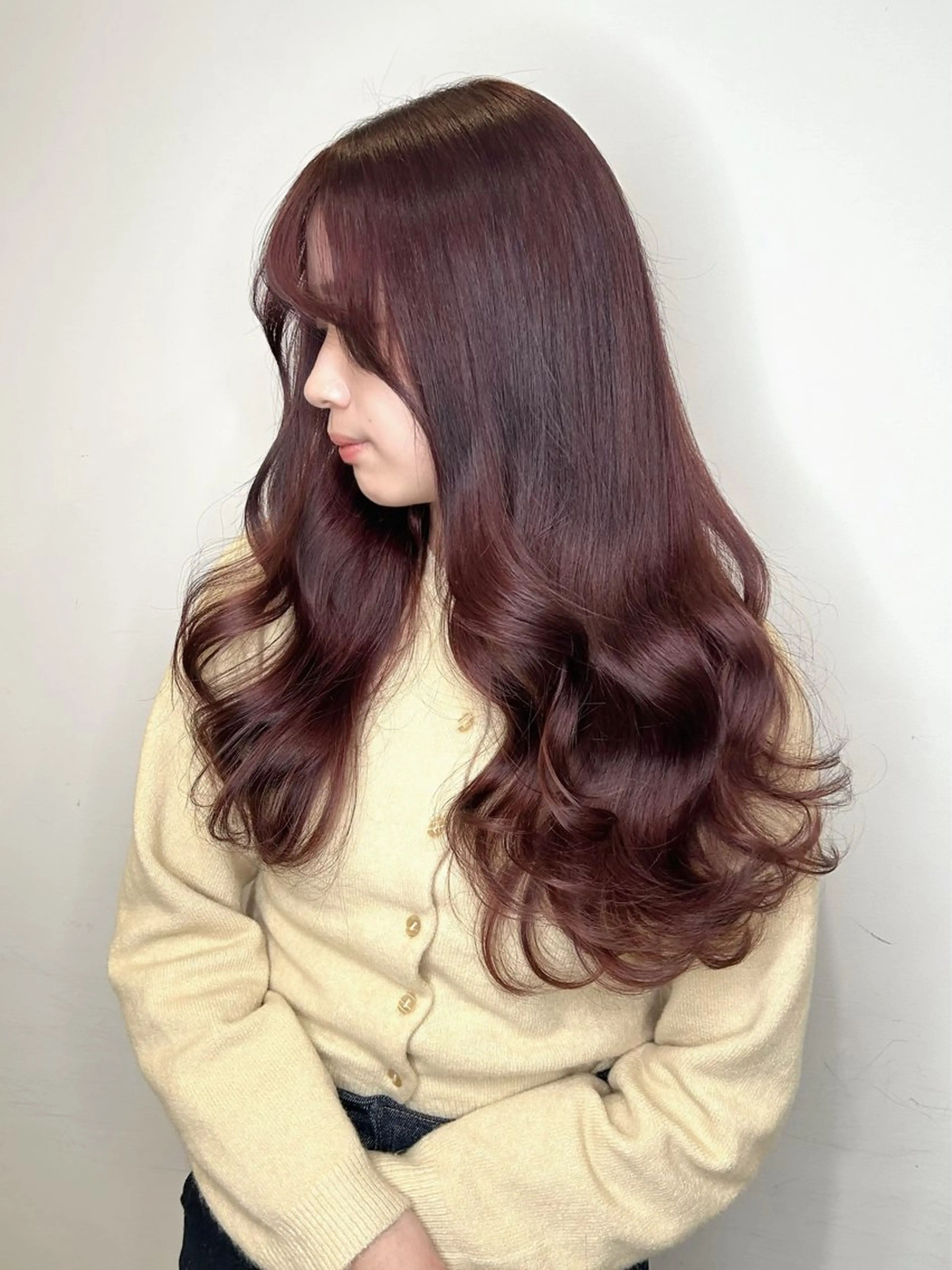 ロング ヘアカラー 北田 美琴 / 柔らかいカラーのヘアスタイル