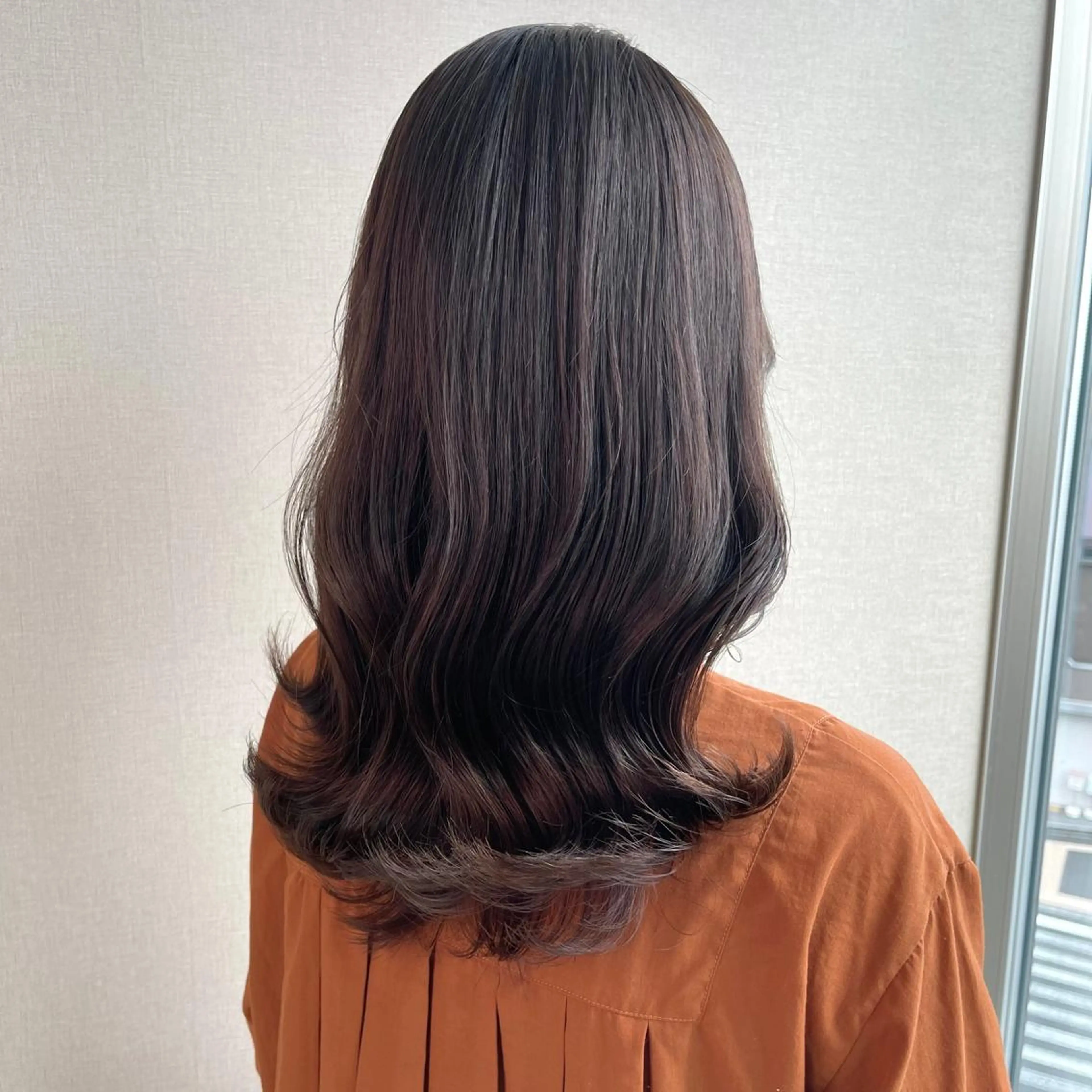 セミロング カラー ブラウンカラー 砂川朱音⌇鶴見区横堤 ⌇抜け感ヘア⌇韓国風のヘアスタイル