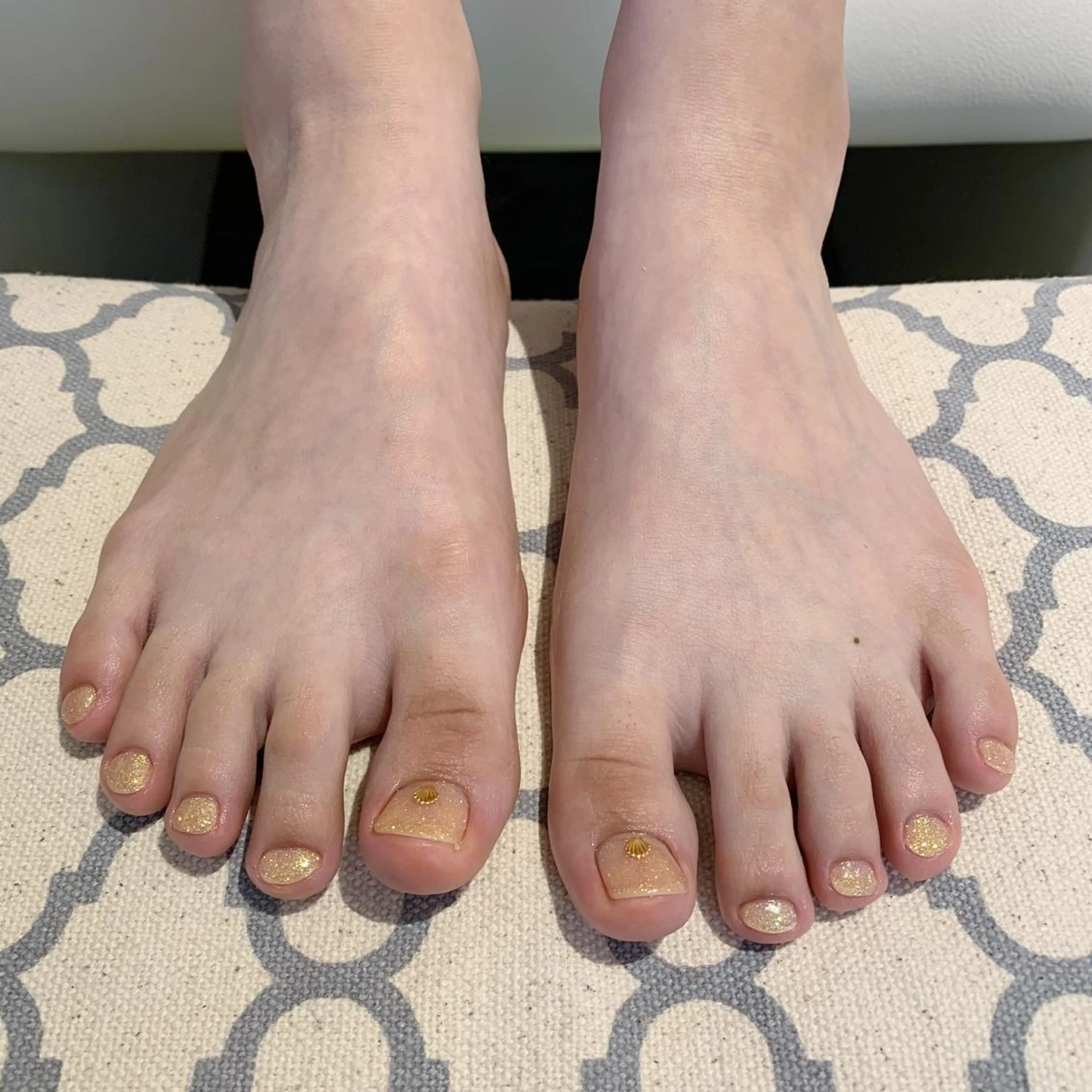 ネイル フットネイル ジェルネイル ラメ(グリッター) ワンカラーネイル パラジェル 鈴木 里奈のネイルデザイン