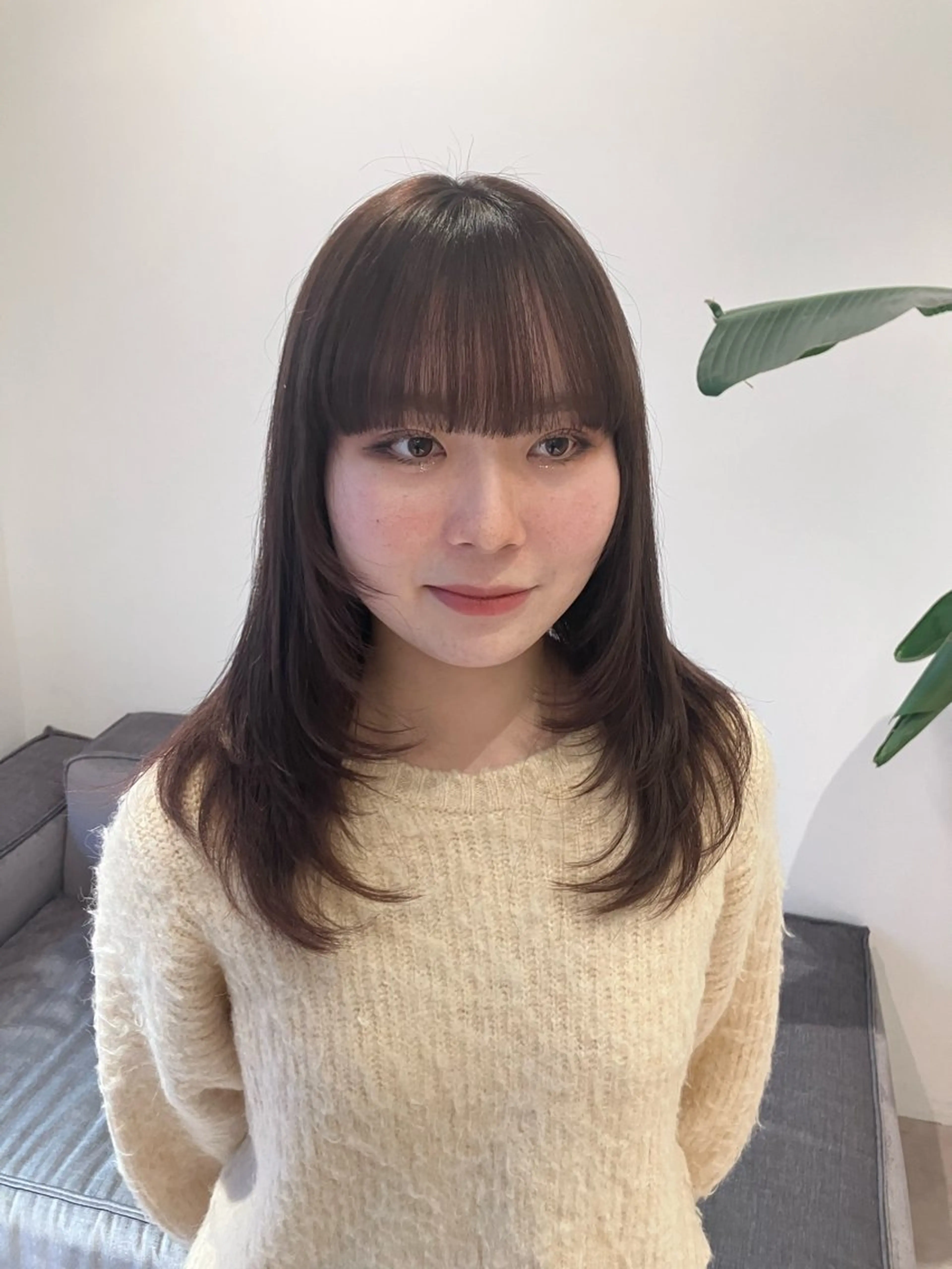 セミロング レイヤーカット サキ🤍ハイトーン 🩰くびれ巻きヘアのヘアスタイル