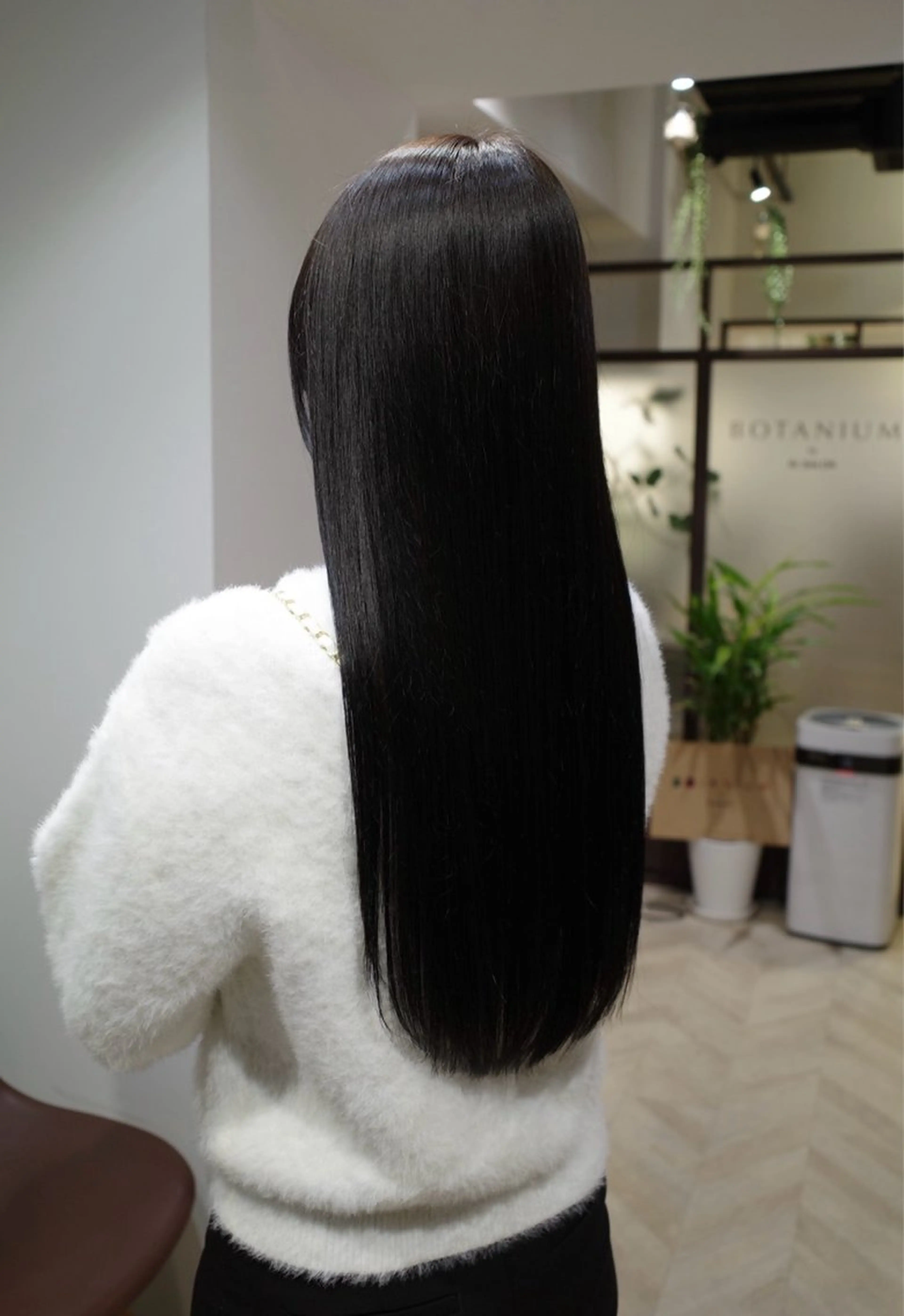 ロング トリートメント BOTANIUM by Rr SALON 【ボタニウムバイアー ルサロン】所属・レイヤーカット/艶髪 /ストレート/リクトのヘアスタイル