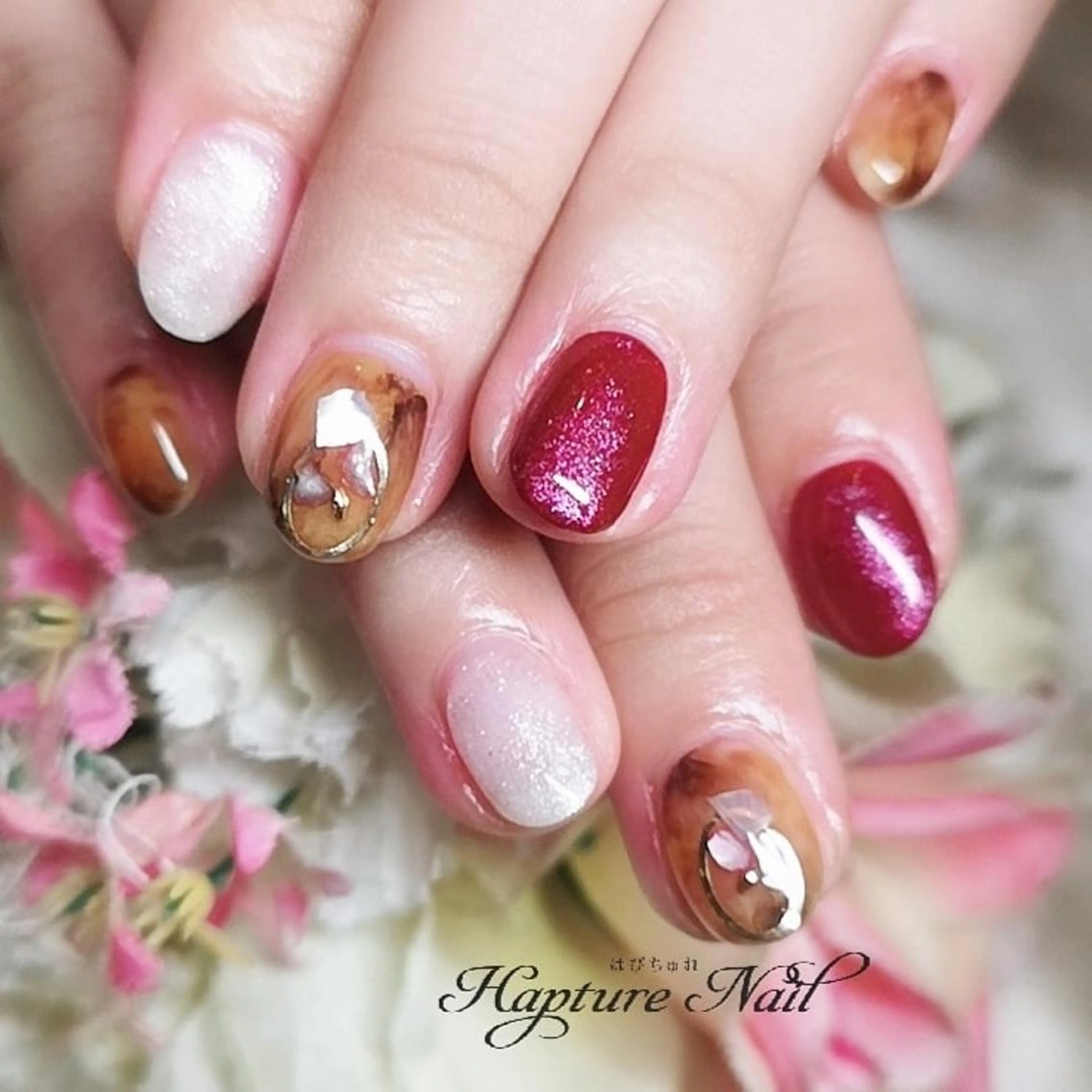 ネイル アートネイル べっ甲ネイル ボルドー グラデーション キラキラネイル m- Hiroのネイルデザイン