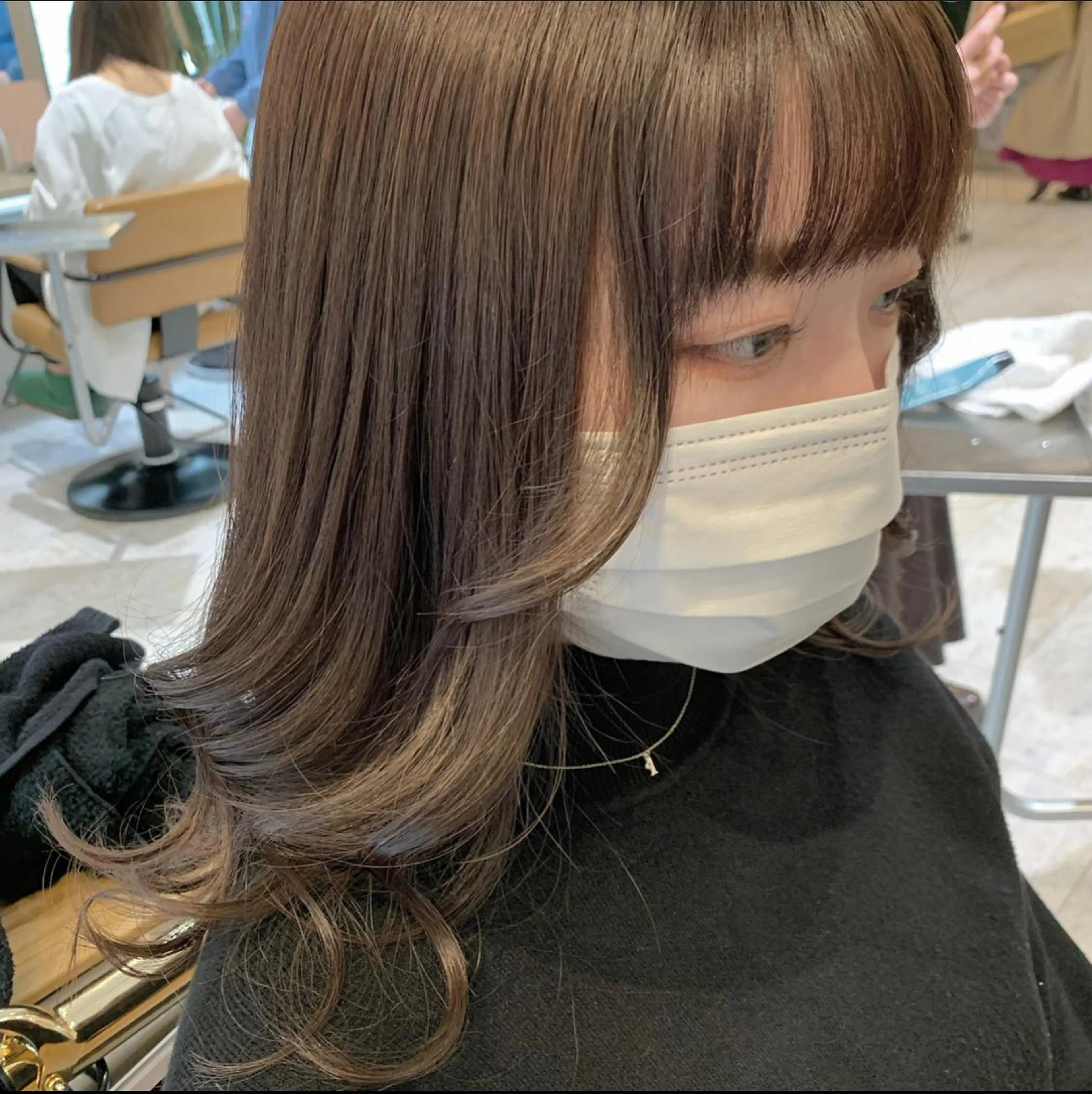 セミロング カラー ヤマダ サクラのヘアスタイル