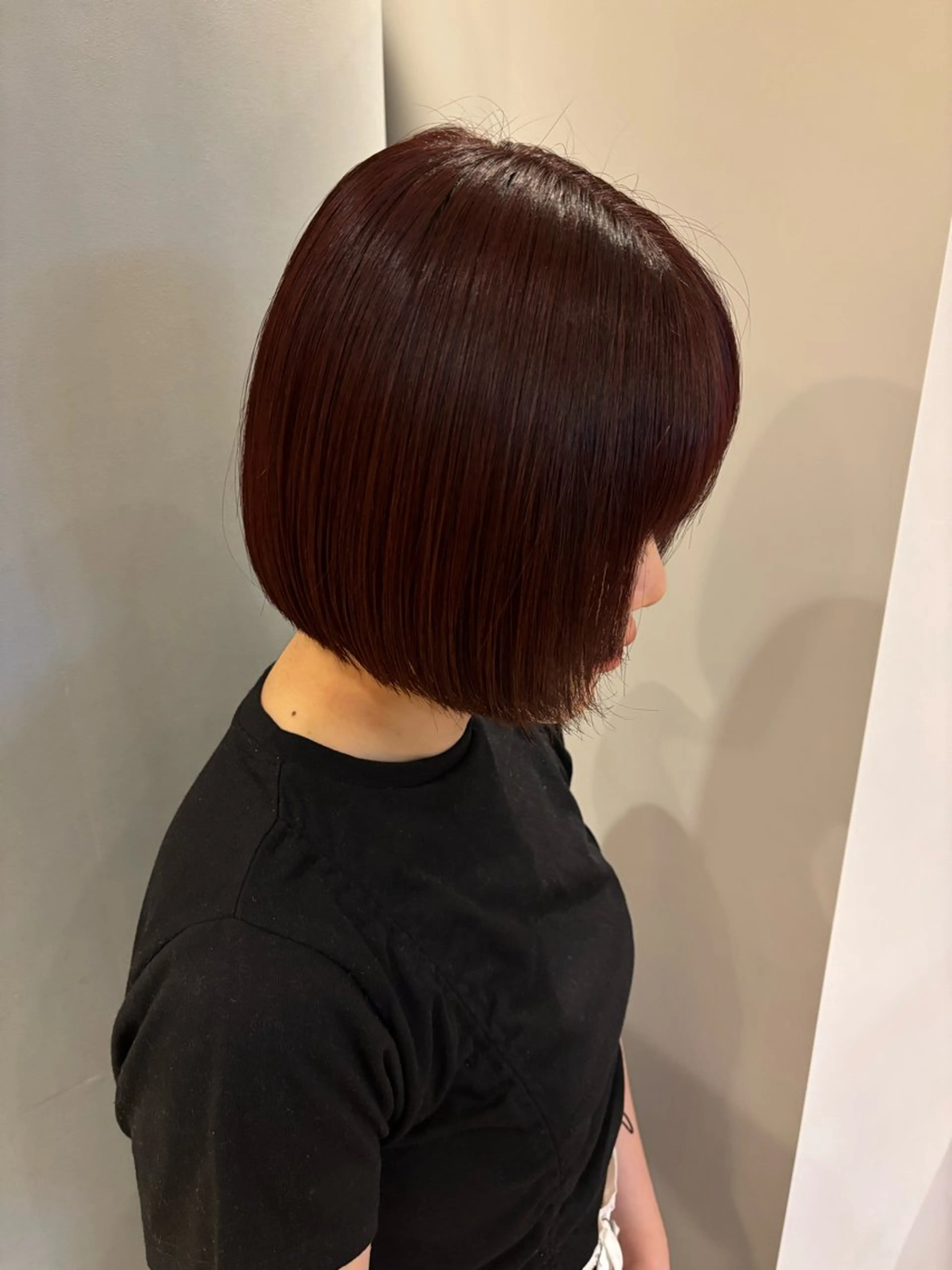 ショート カラー カシス レッドカラー ボブ ヘアカラー lot れののヘアスタイル