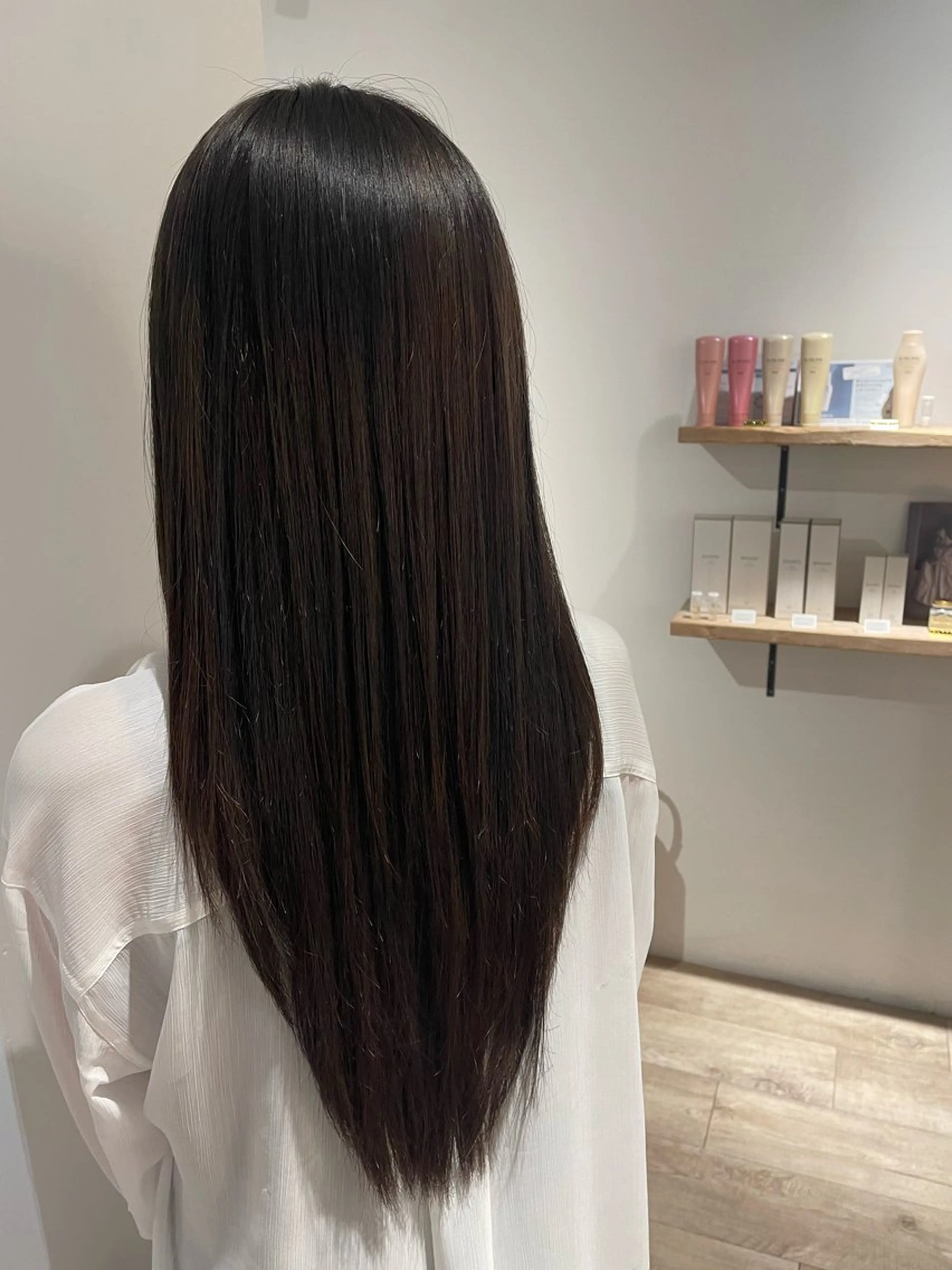 カラー ふくだももこ🍑 すっきりショートのヘアスタイル