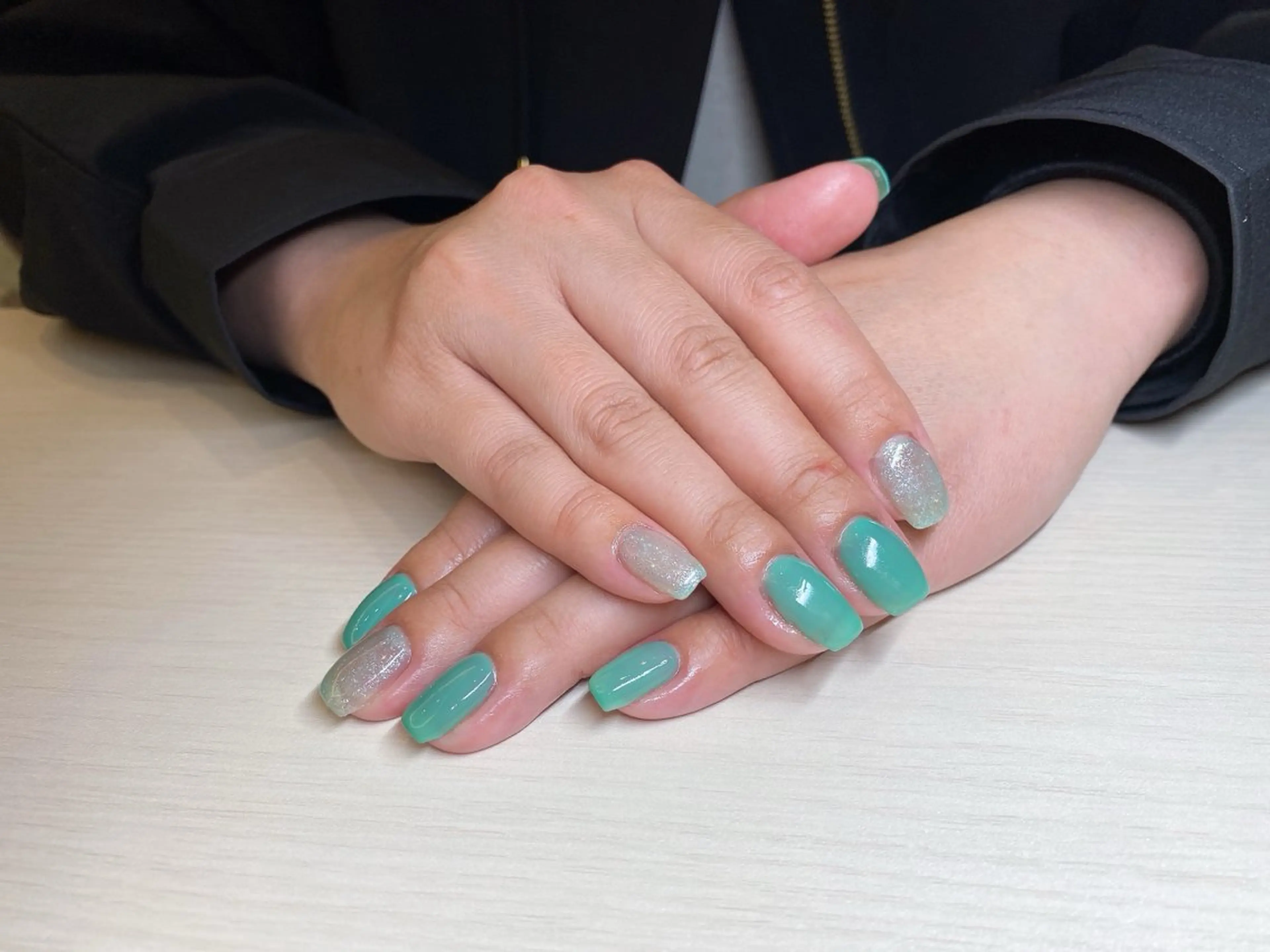 ネイル グリーン ラメ(グリッター) ワンカラーネイル 春ネイル 齋藤 優花のネイルデザイン