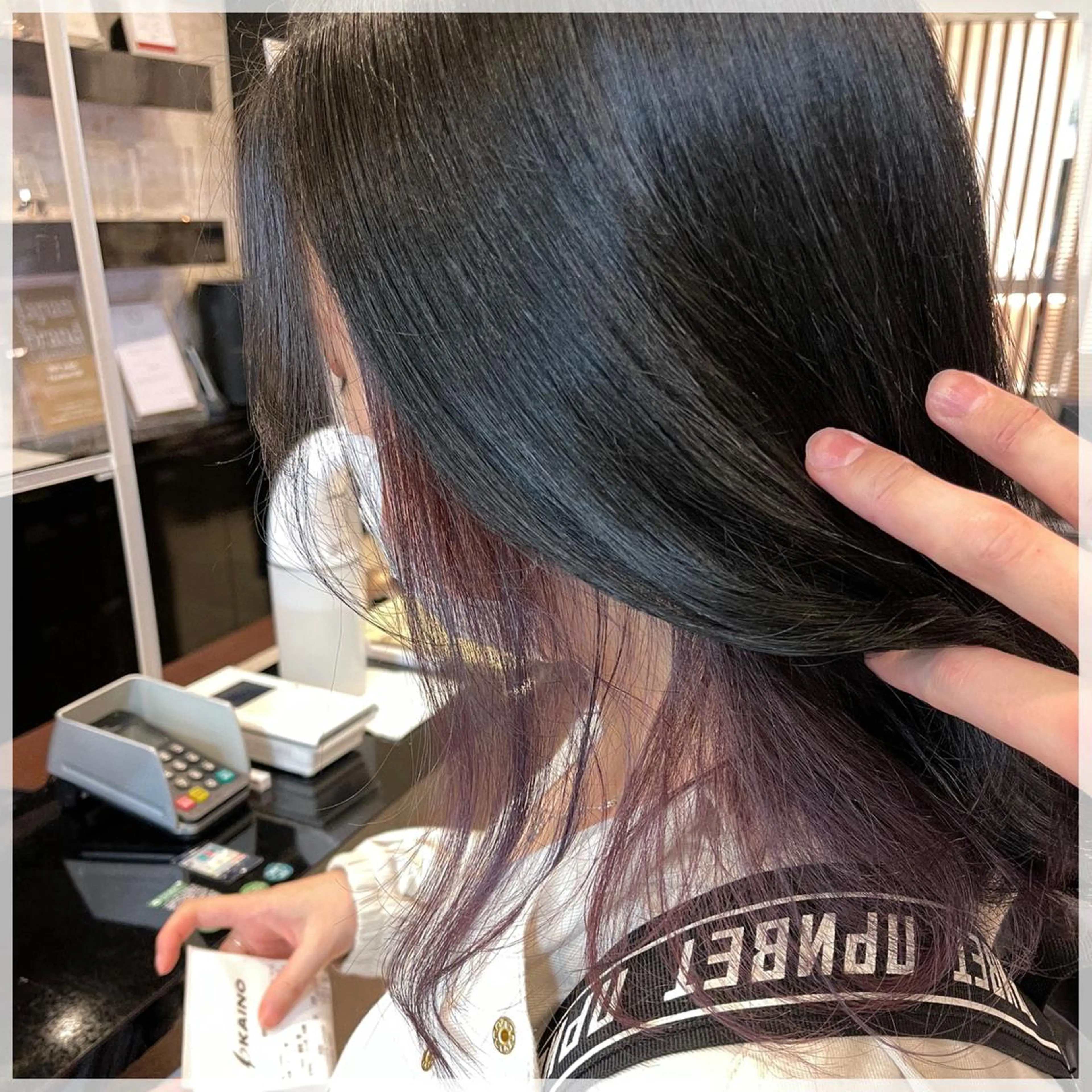 ミディアム カラー インナーカラー ピンクカラー ピンクパープル パープルカラー Kamie みかじりのヘアスタイル