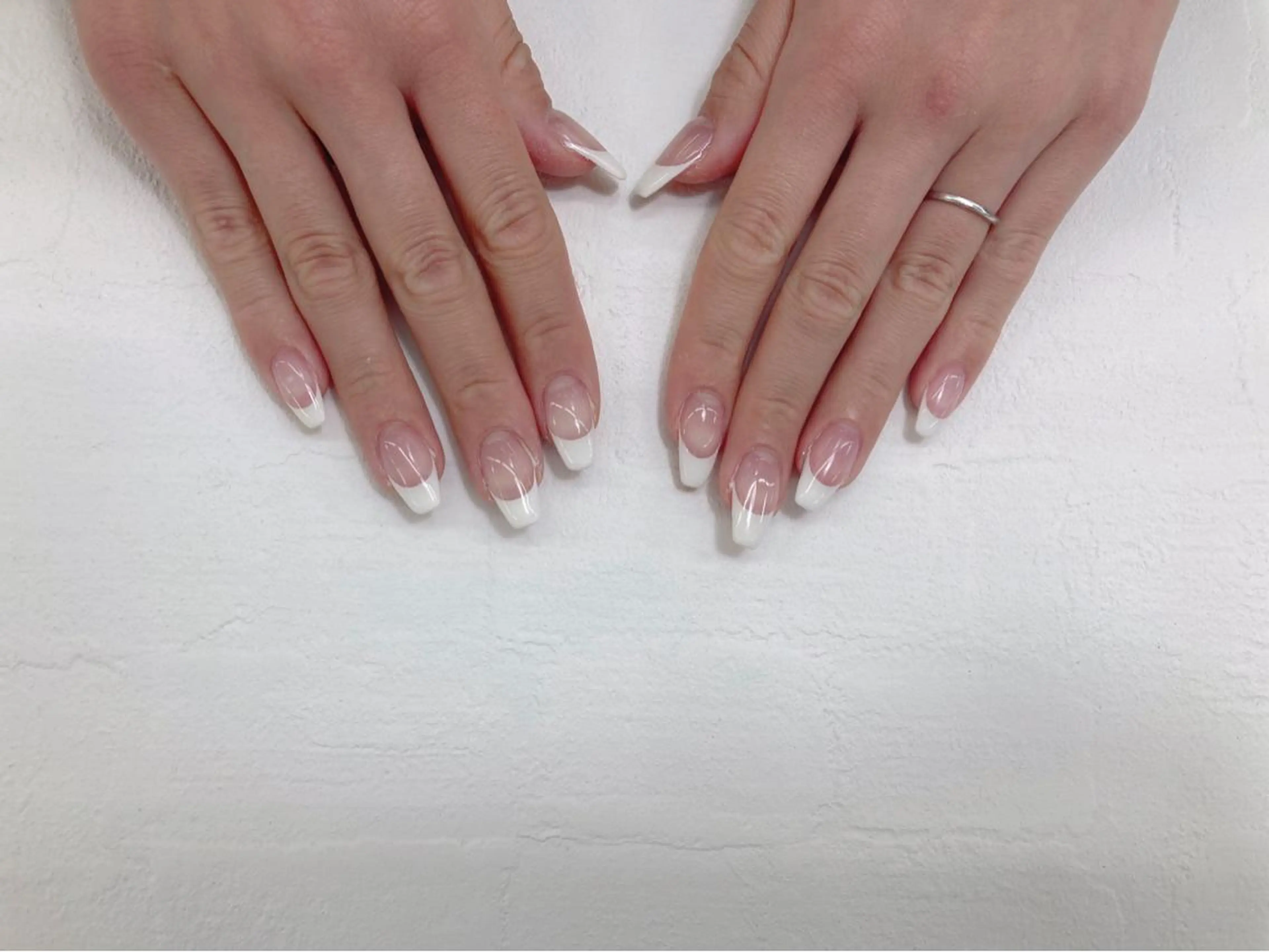 ネイル フレンチネイル MAXKELLY 大阪・梅田店所属・徳田 亜衣佳のネイルデザイン