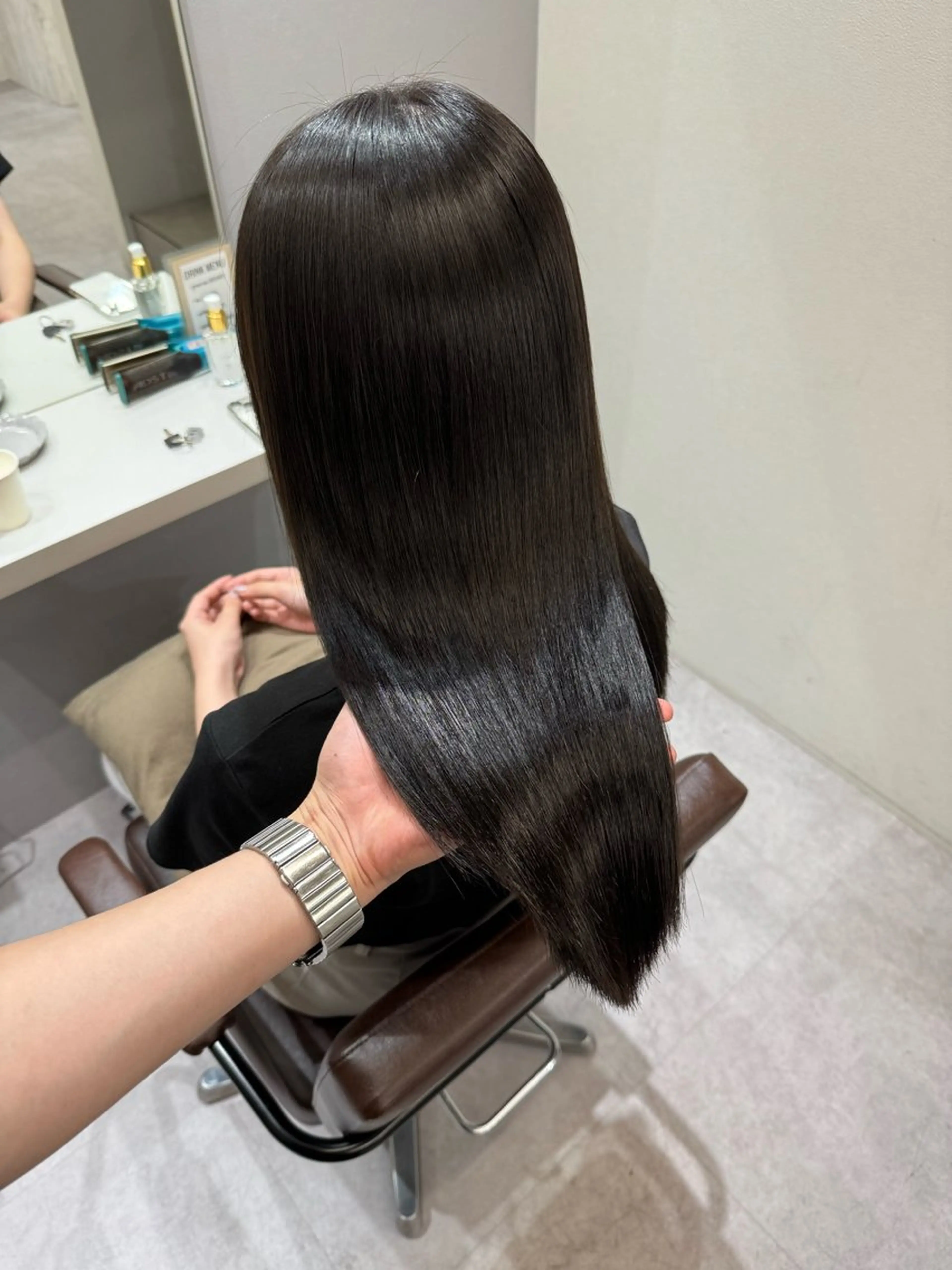 ロング カット ヘアカラー トリートメント 髪質改善、縮毛矯正 酸性縮毛矯正のヘアスタイル