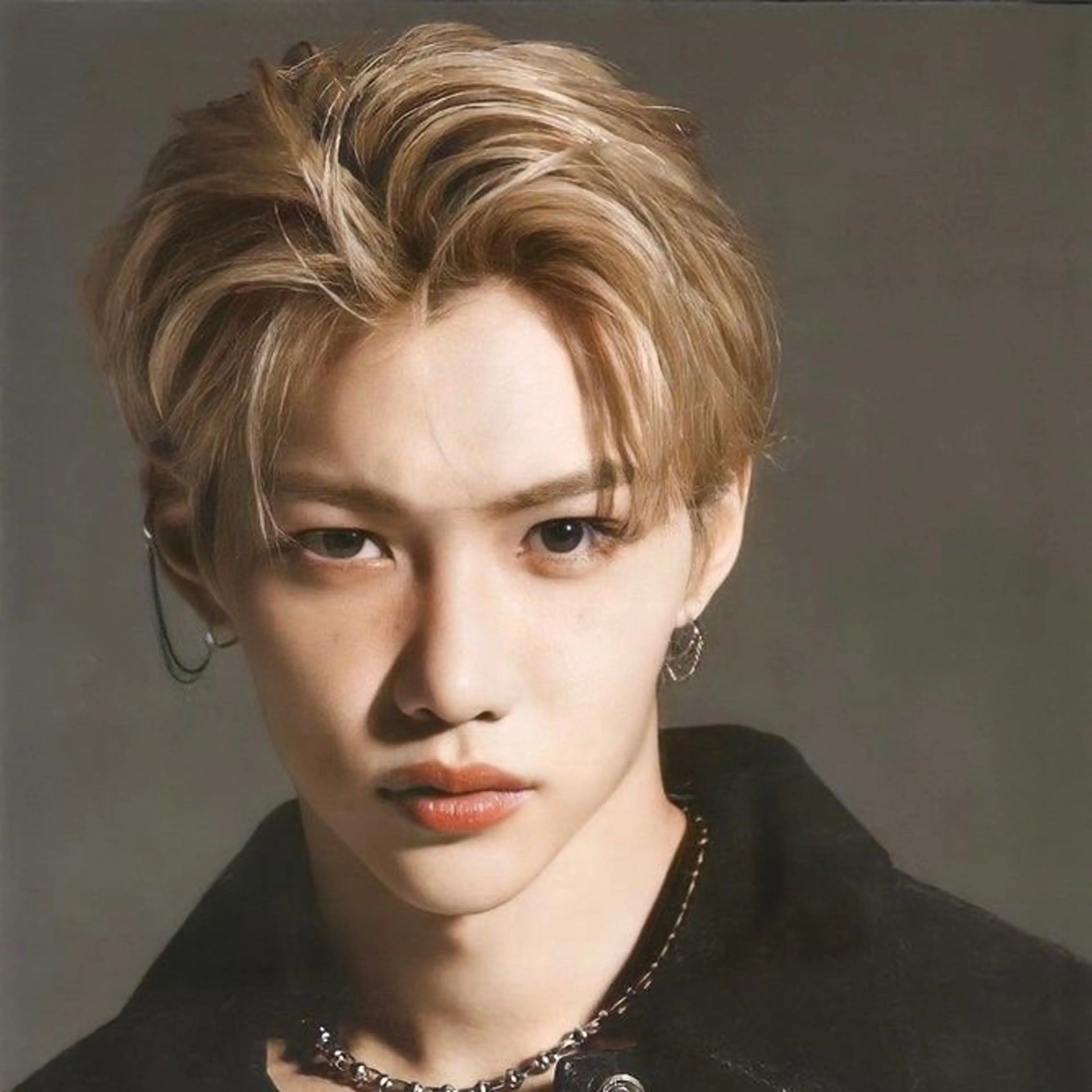 ショート カラー メンズ 岡田大志🇰🇷 中/韓メンズヘアのヘアスタイル