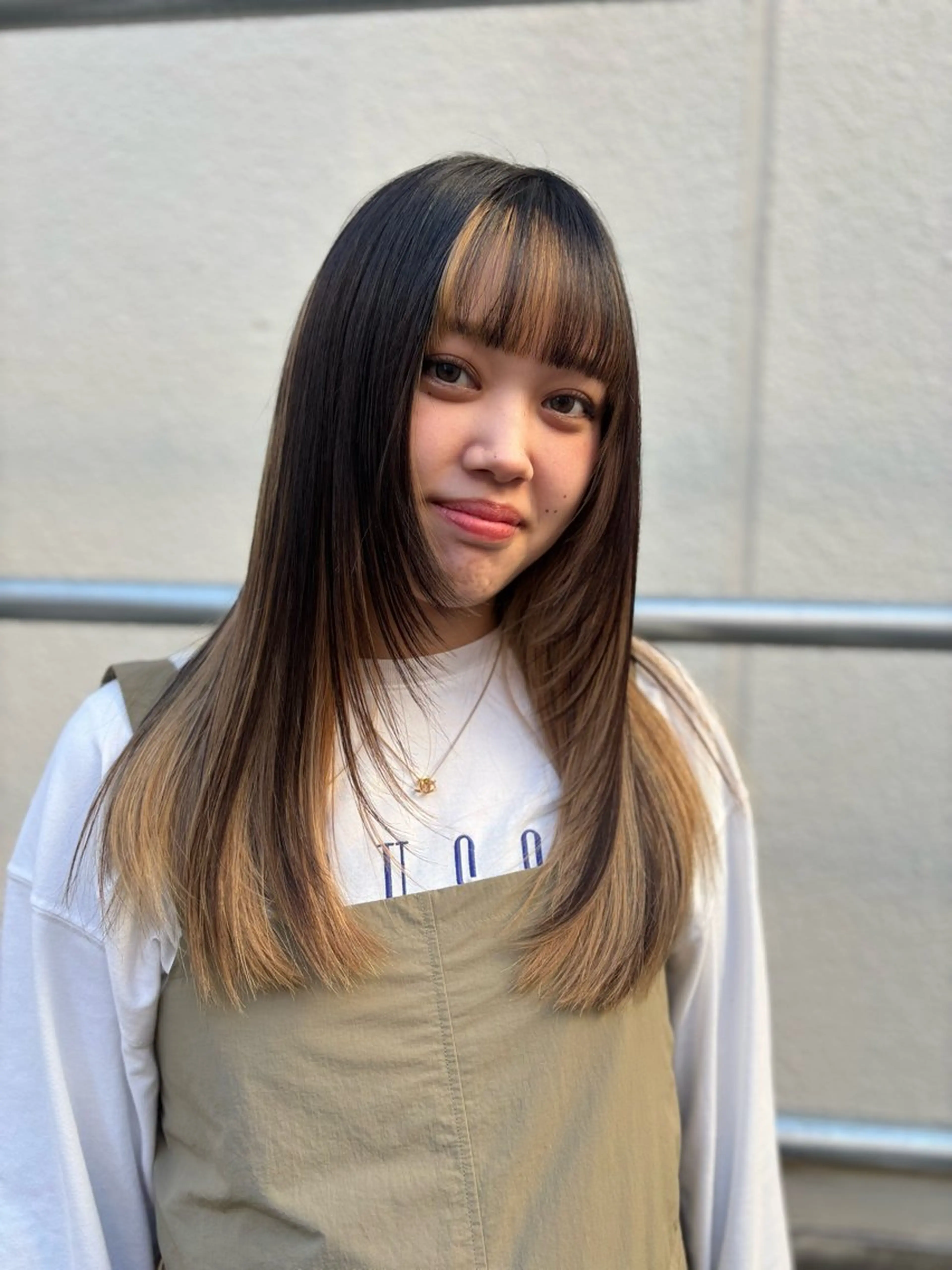 ポイントブリーチ＋オンカラー＋保湿トリートメント🩵🩷の写真