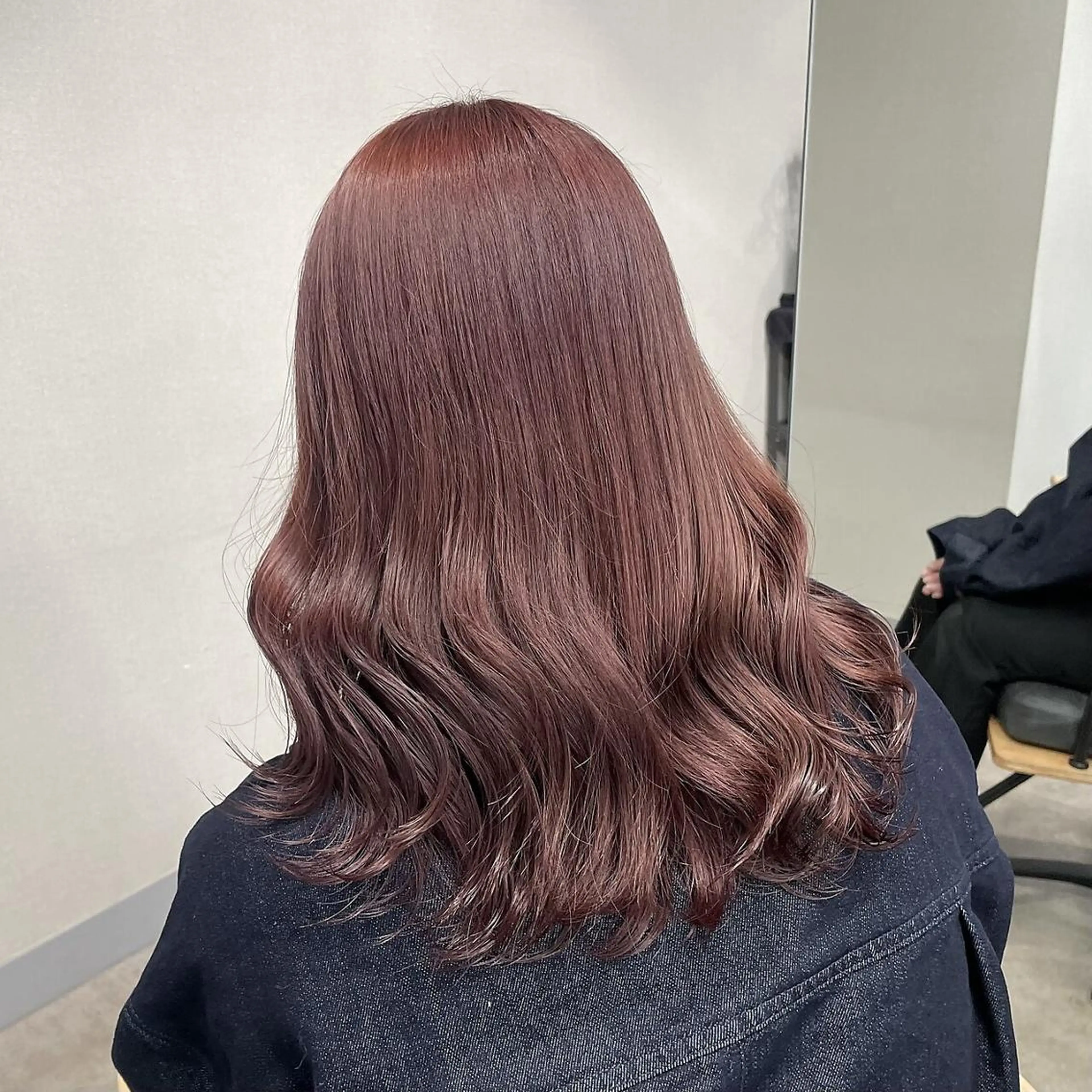 カラー 暖色カラー✨代表しげ オグジュアリーのヘアスタイル