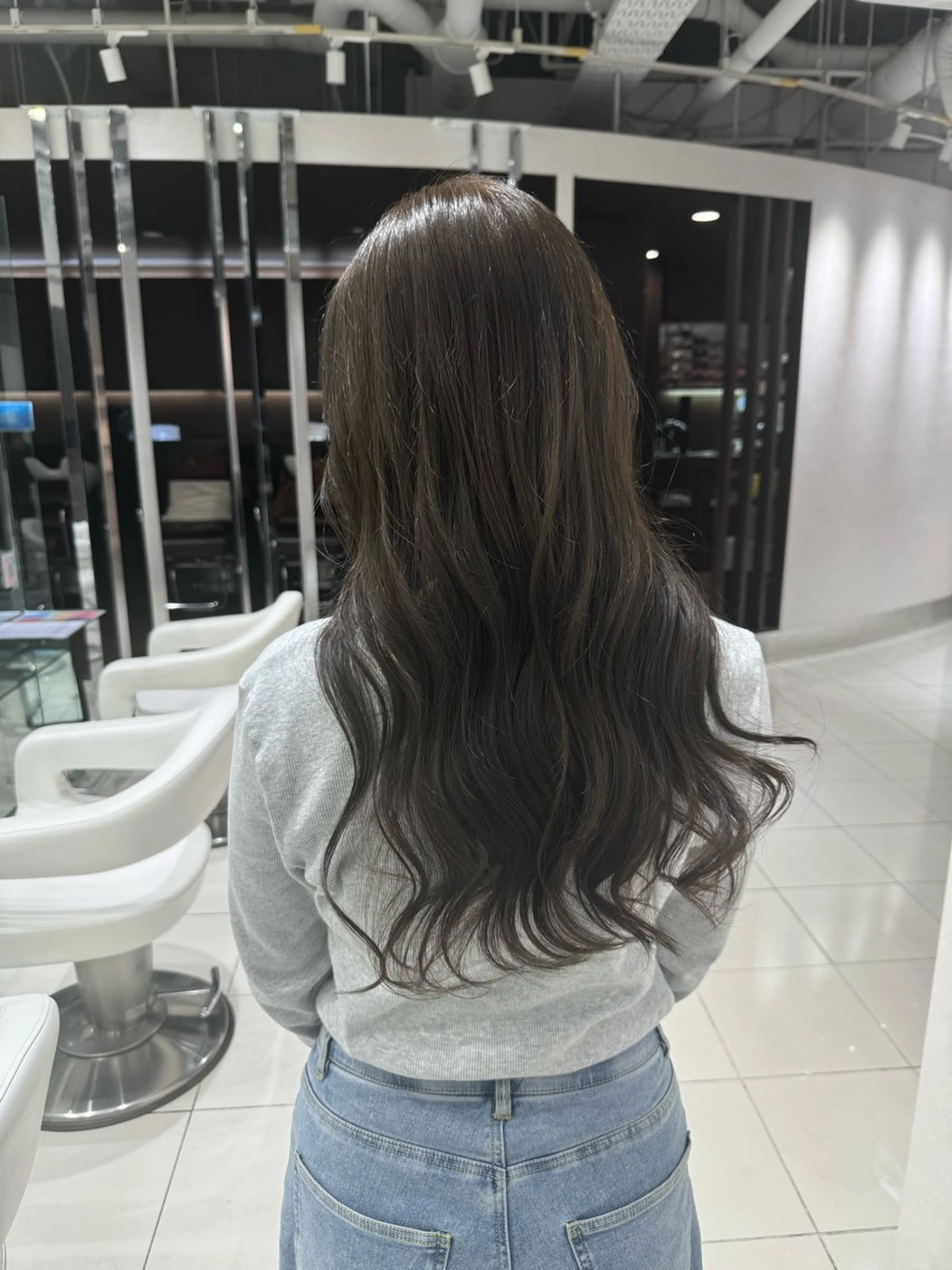 ロング ヘアカラー 柳生 陽香のヘアスタイル