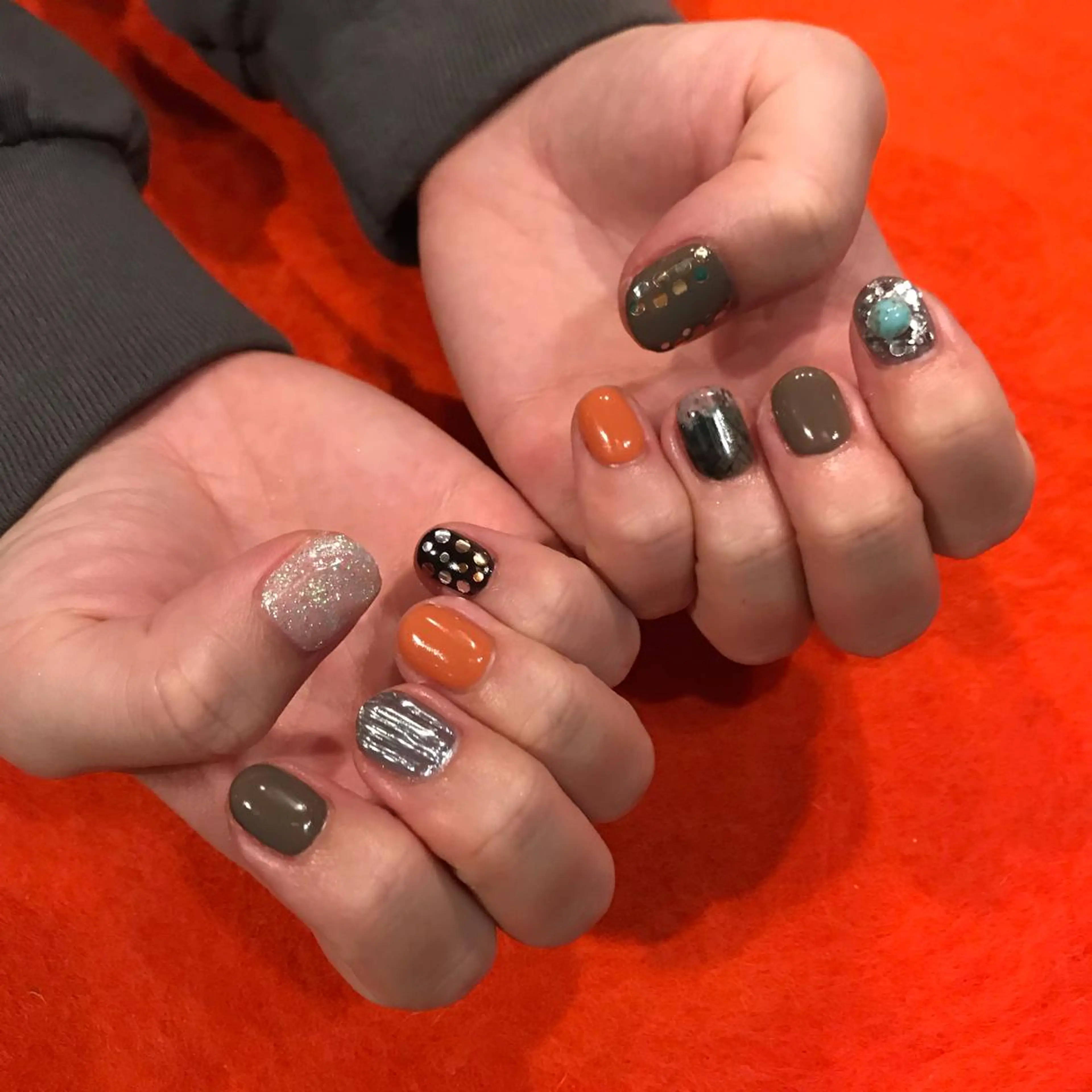 ネイル キラキラ オメメのネイルデザイン