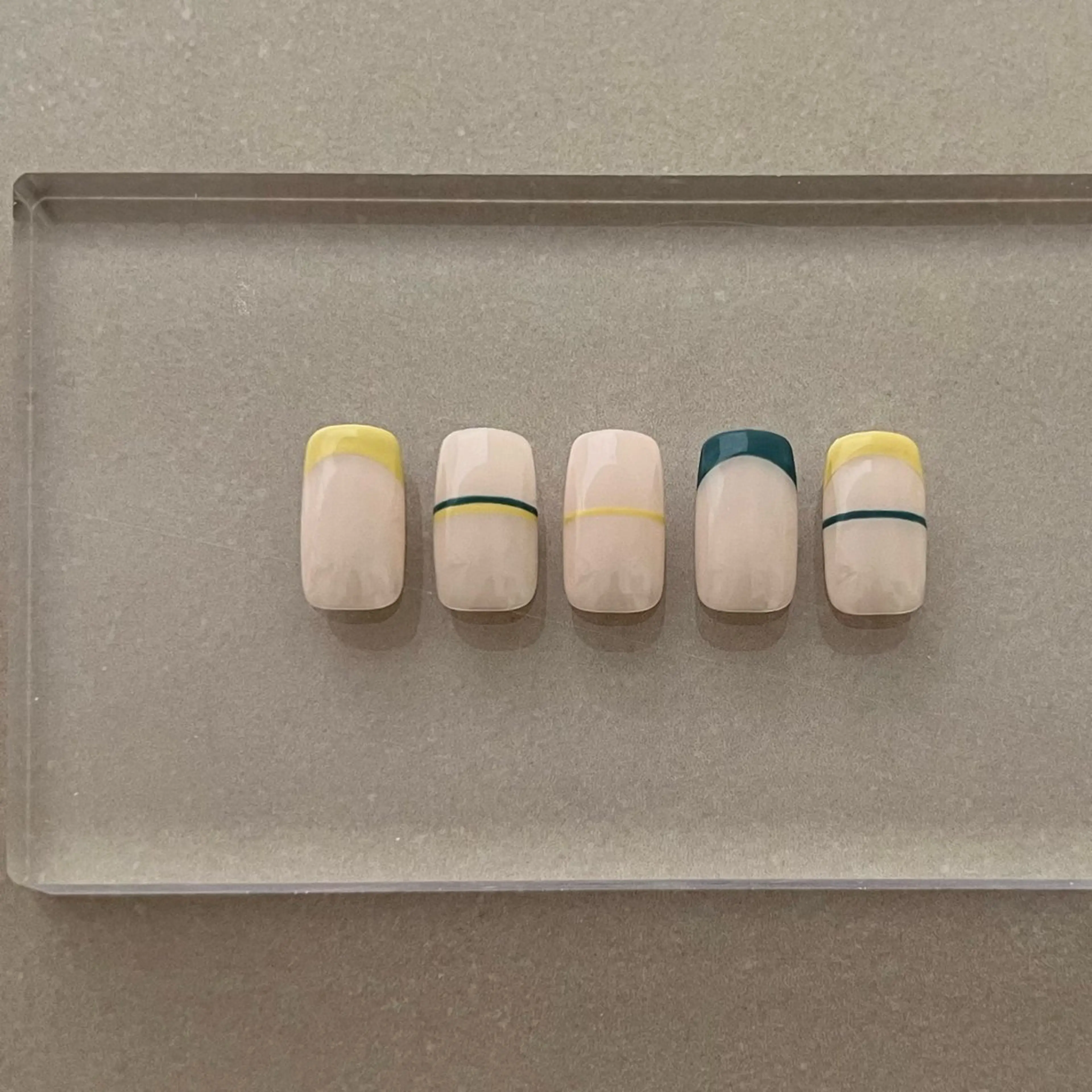 ネイル アートネイル フレンチネイル Momoka ネイリスト福岡/薬院のネイルデザイン