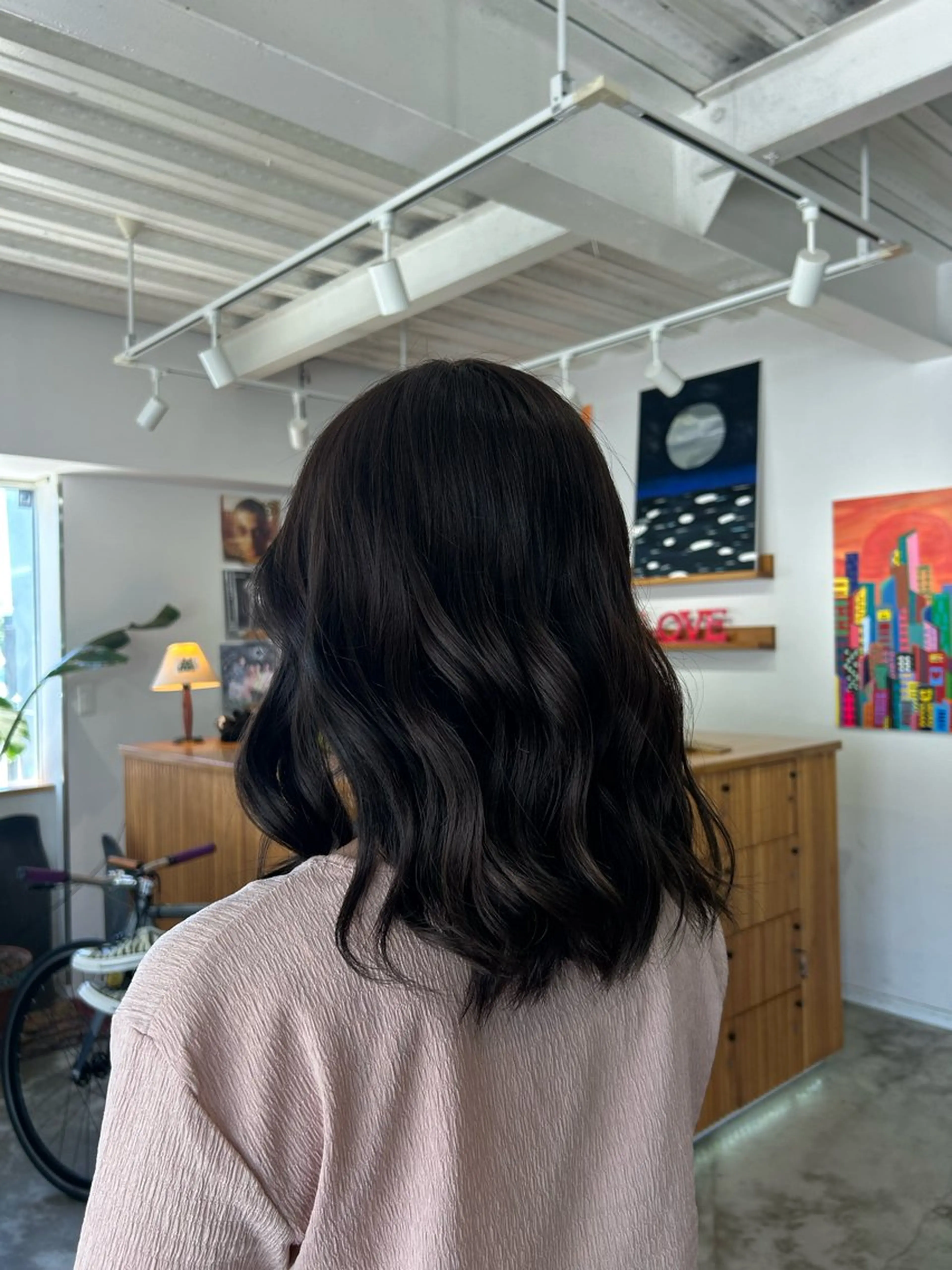 ミディアム カラー AOI✖️ BY MY SIDEのヘアスタイル