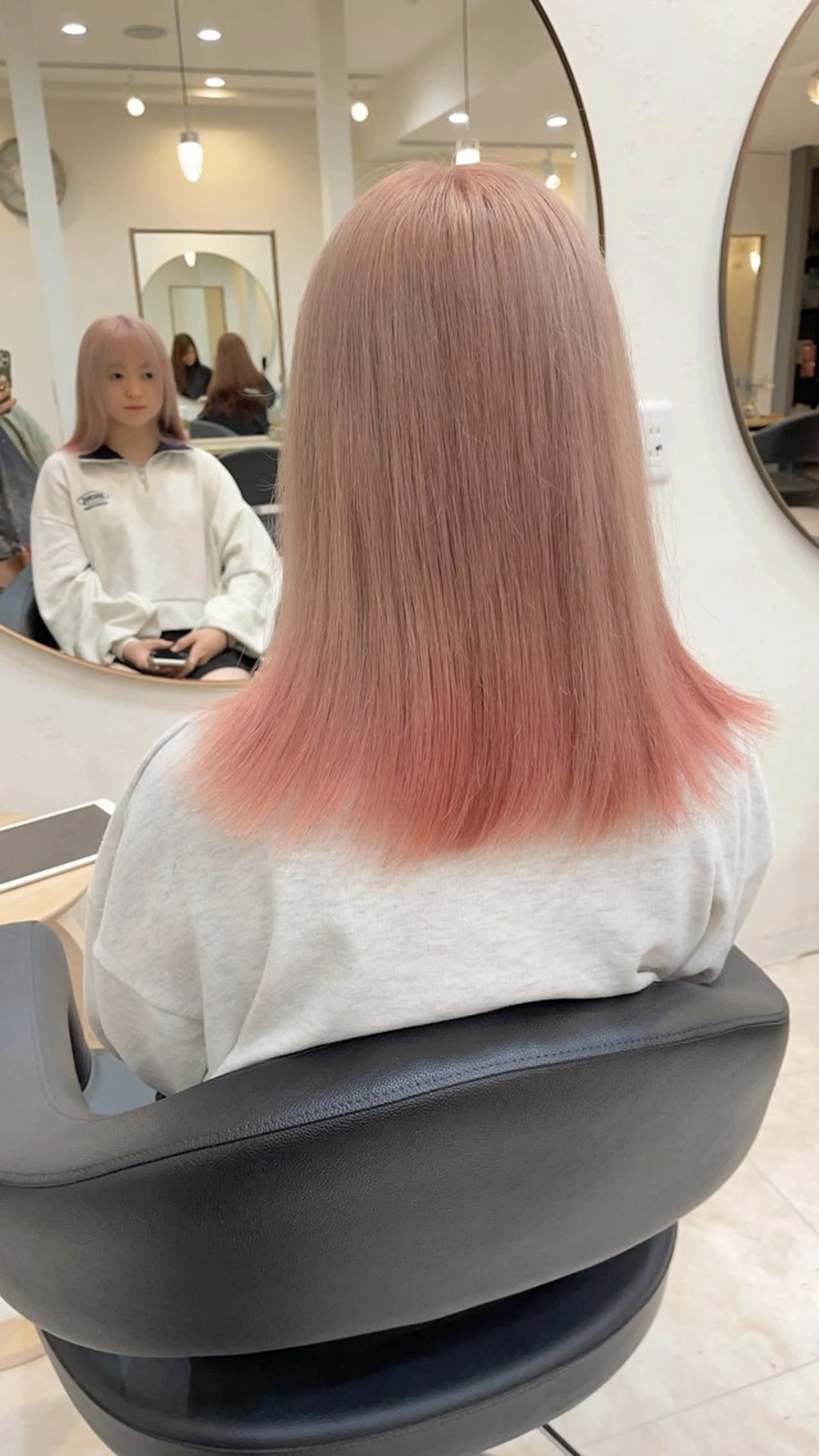 カラー ベージュカラー グラデーションカラー ピンクカラー ピンクベージュ ヘアカラー シマオカ イッセイaceのヘアスタイル