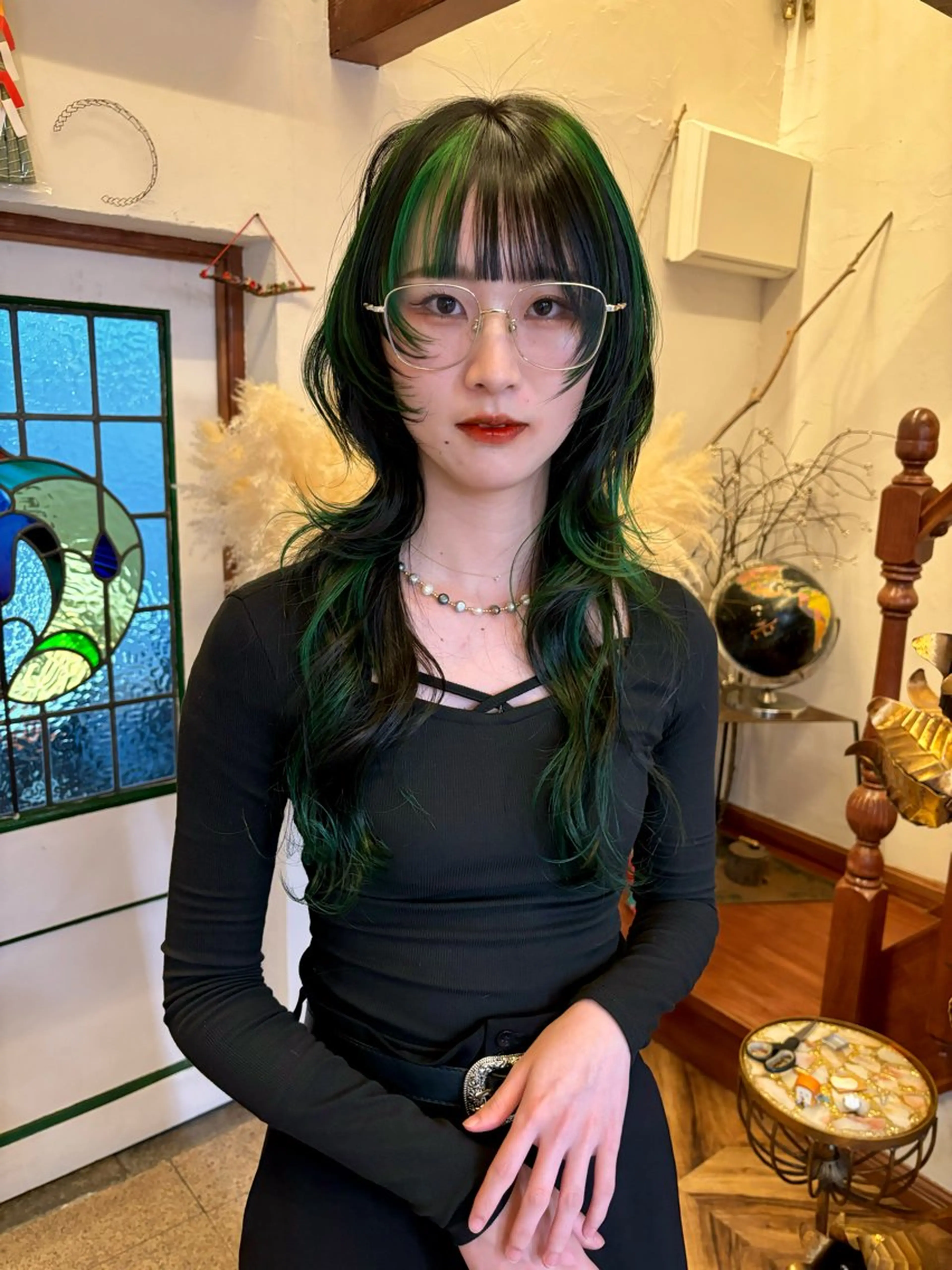 ロング ロング ウルフカット カット ヘアカラー 大石 朱純のヘアスタイル