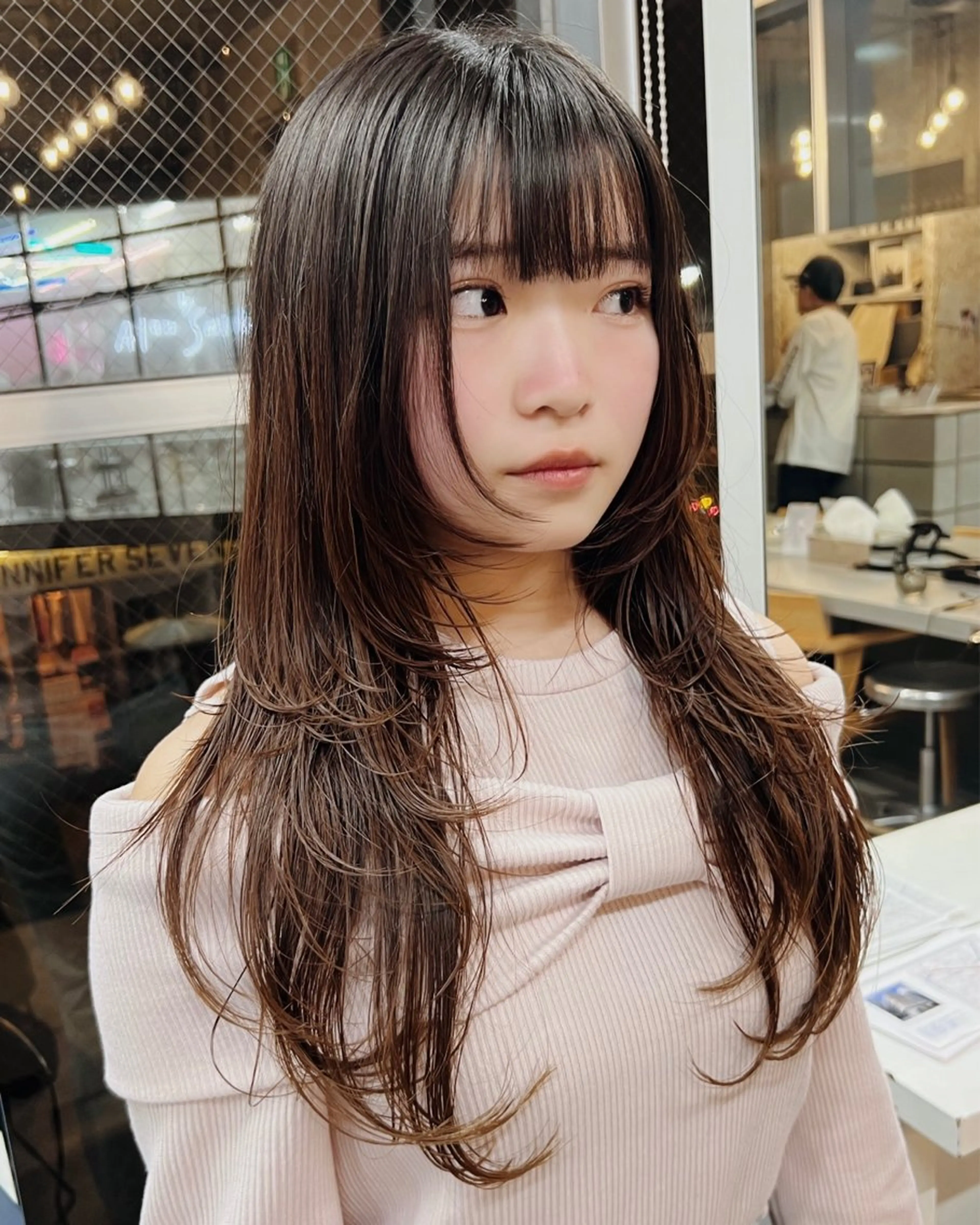 セミロング カラー パーマ ヘアアレンジ くびれヘア 顔まわりレイヤー 韓国風ヘア くびれレイヤー レイヤーカット ショートヘア原宿 fifth コシのヘアスタイル