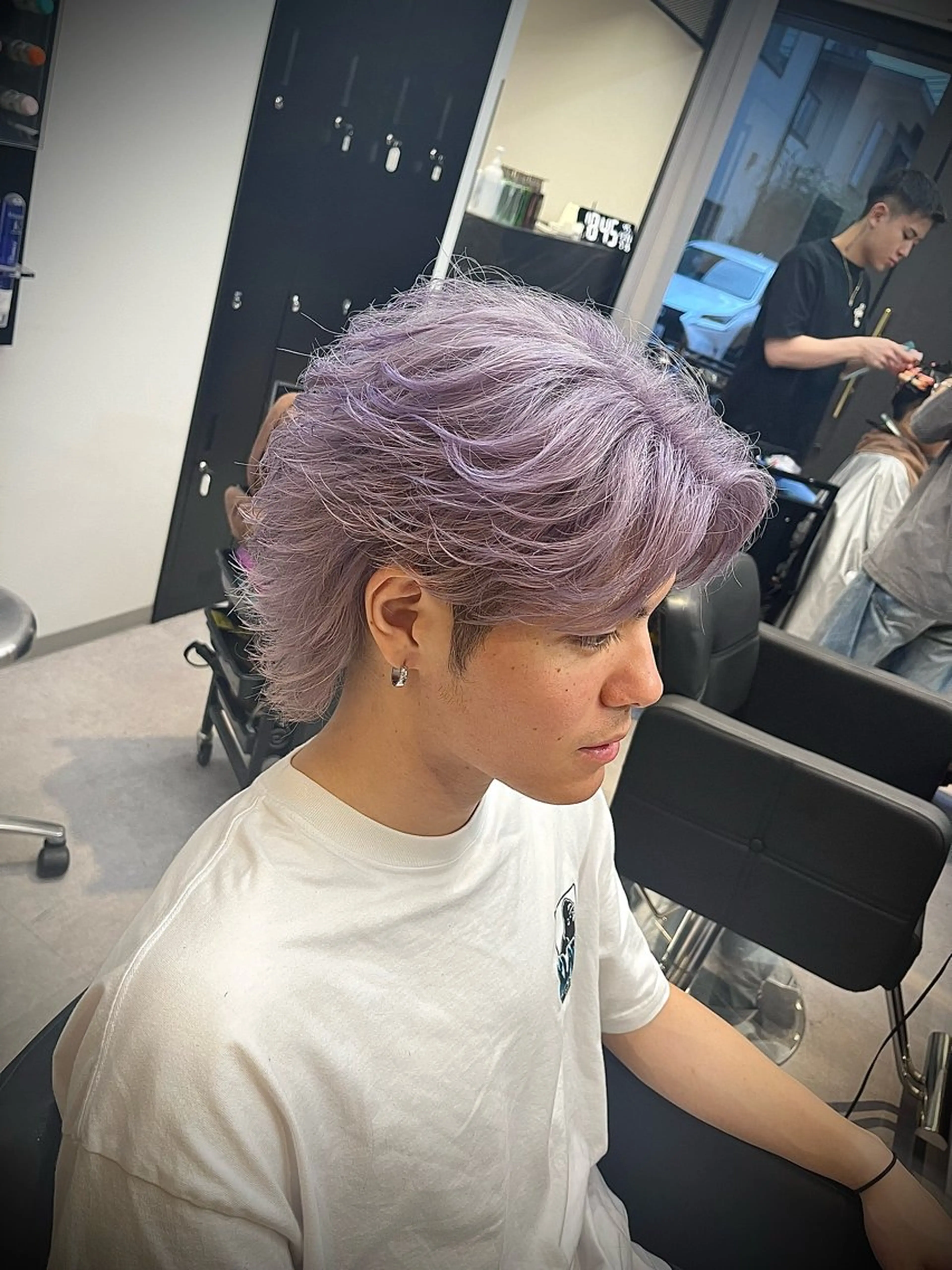 ミディアム カラー ヘアアレンジ メンズ メンズブリーチ センターパート ブリーチ カット ヘアカラー ヘアセット men'slapis YUTOのヘアスタイル