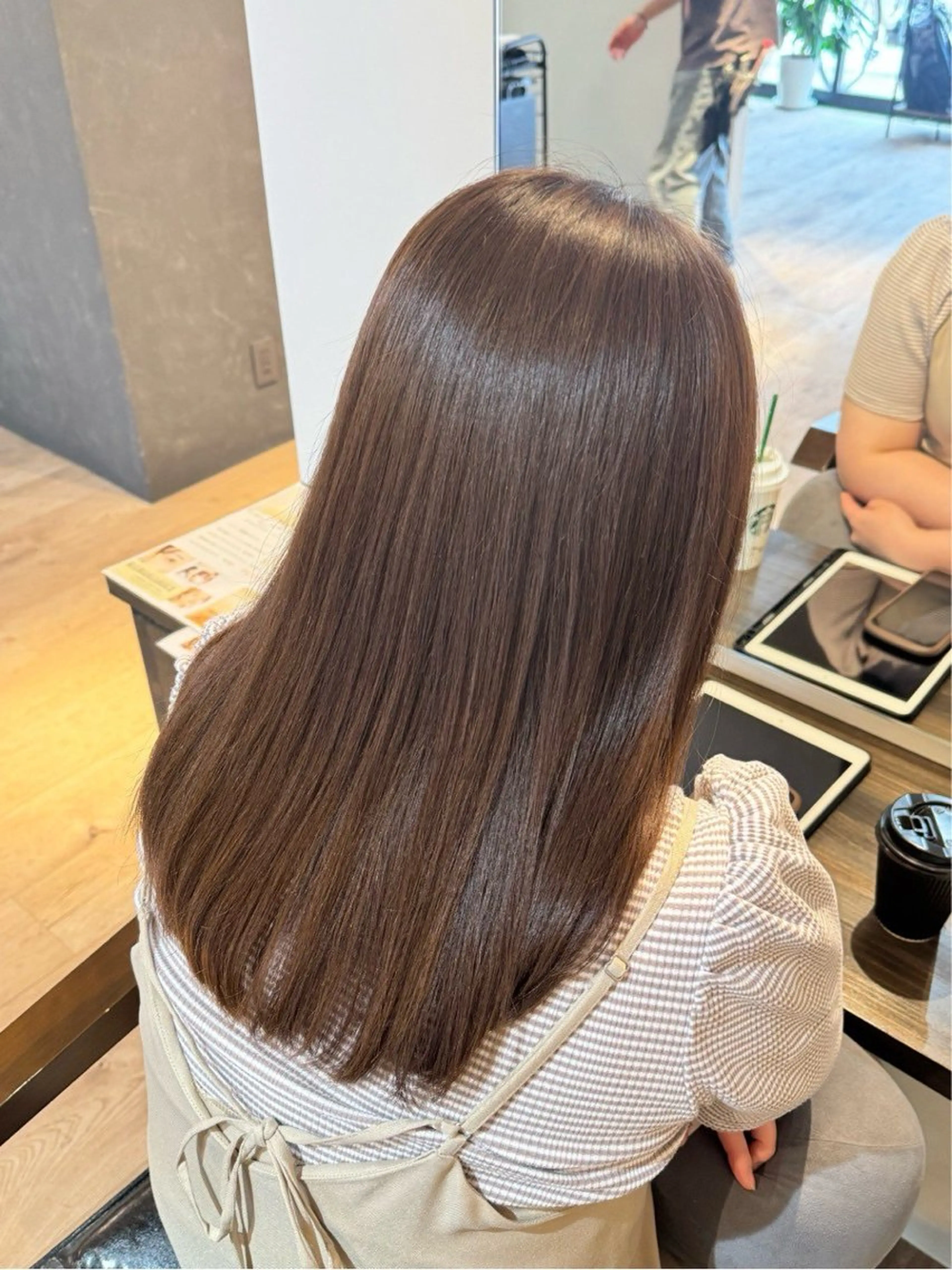 セミロング カラー Lit by diar所属・韓国風レイヤーカット kouki🐒🩶のヘアスタイル