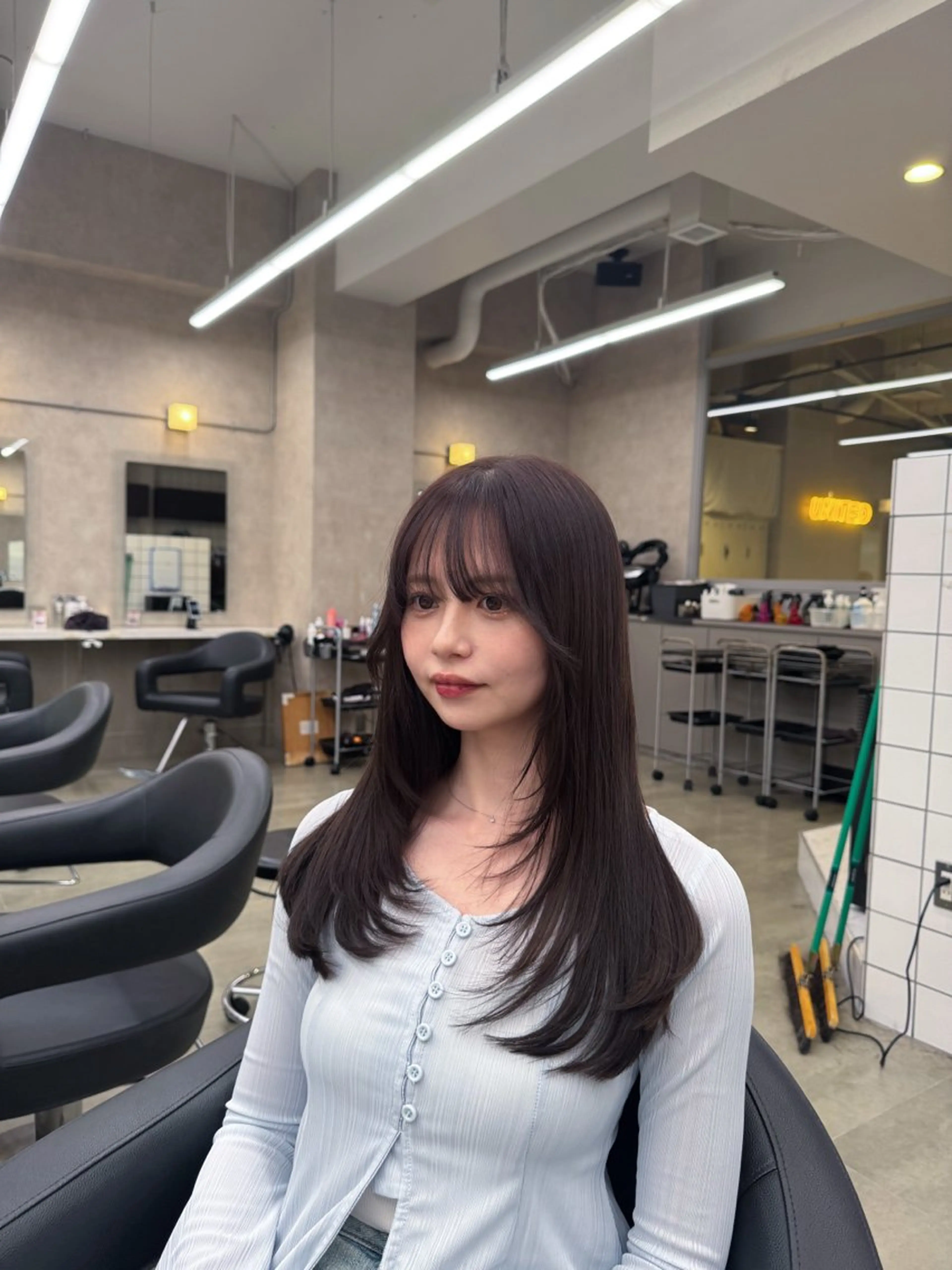 セミロング カラー ヘアアレンジ Louwe/ misakiのヘアスタイル