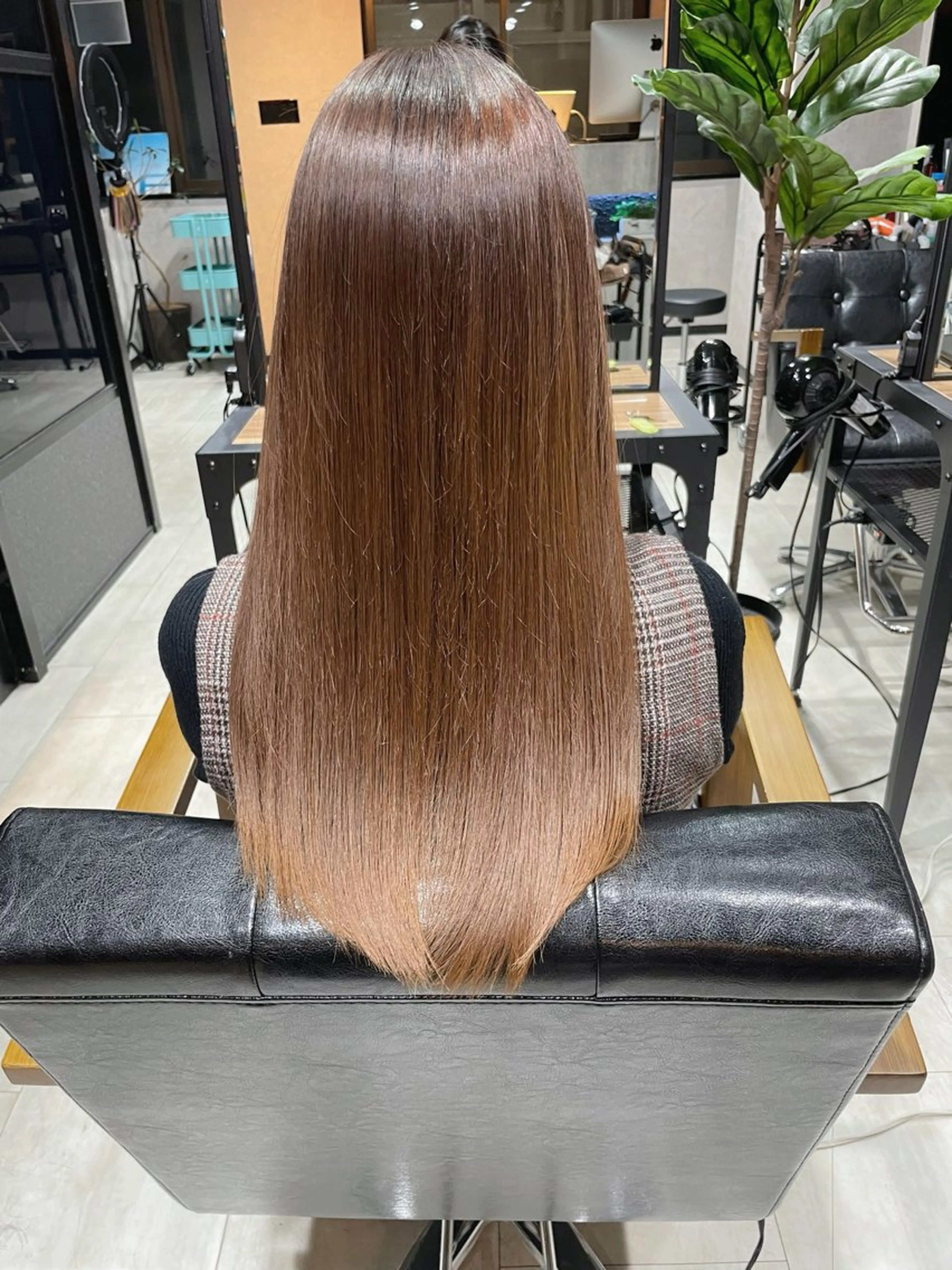 ロング 顔周りカット 髪質改善 韓国風ヘア レイヤーカット トリートメント 縮毛矯正 トリートメント 岡崎勇人/レイヤー/ 韓国/ケラチンTRのヘアスタイル