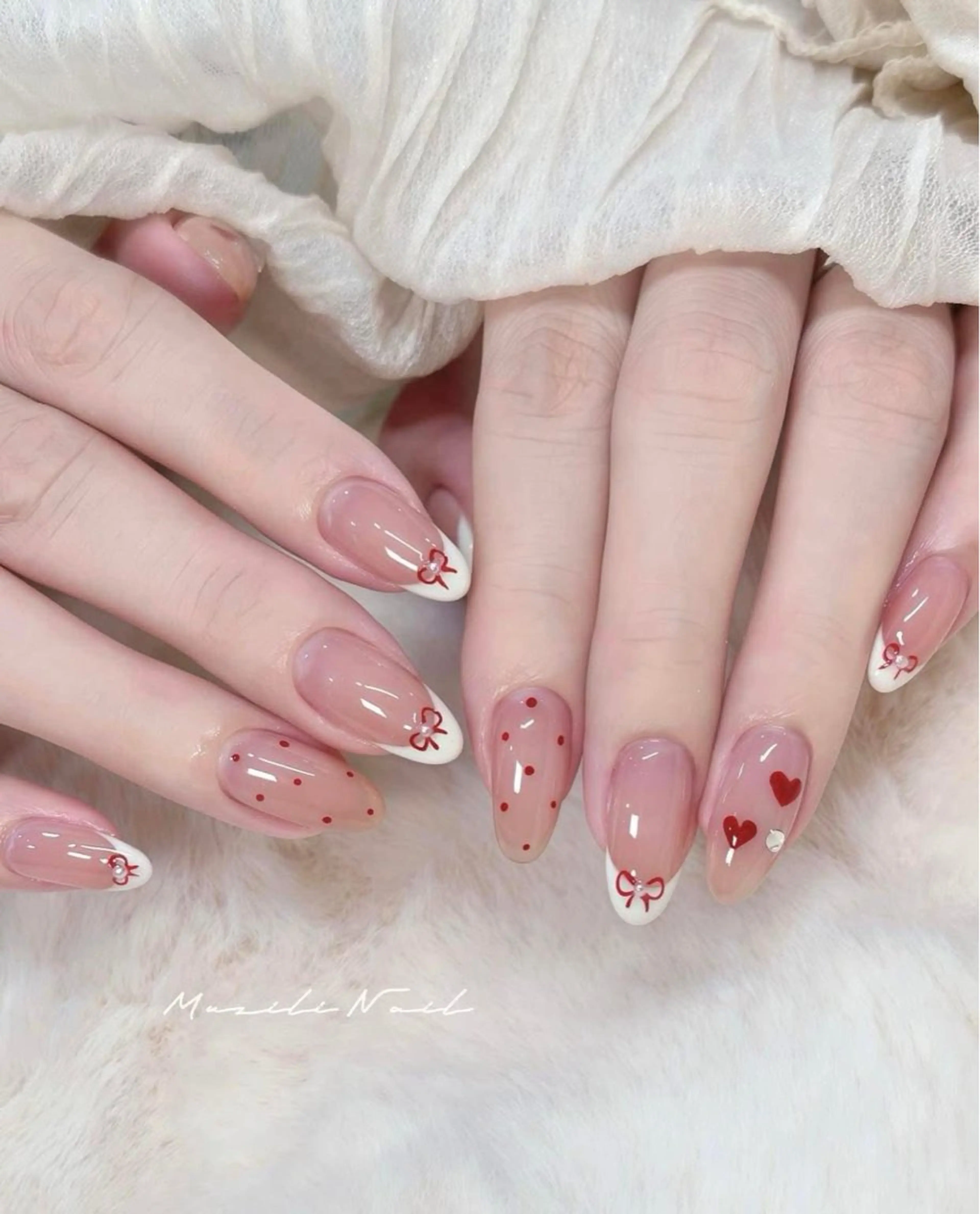 ネイル チークネイル 長さ出し フレンチネイル キラキラネイル ラメ(グリッター) ハンドネイル Vp ネイルのネイルデザイン