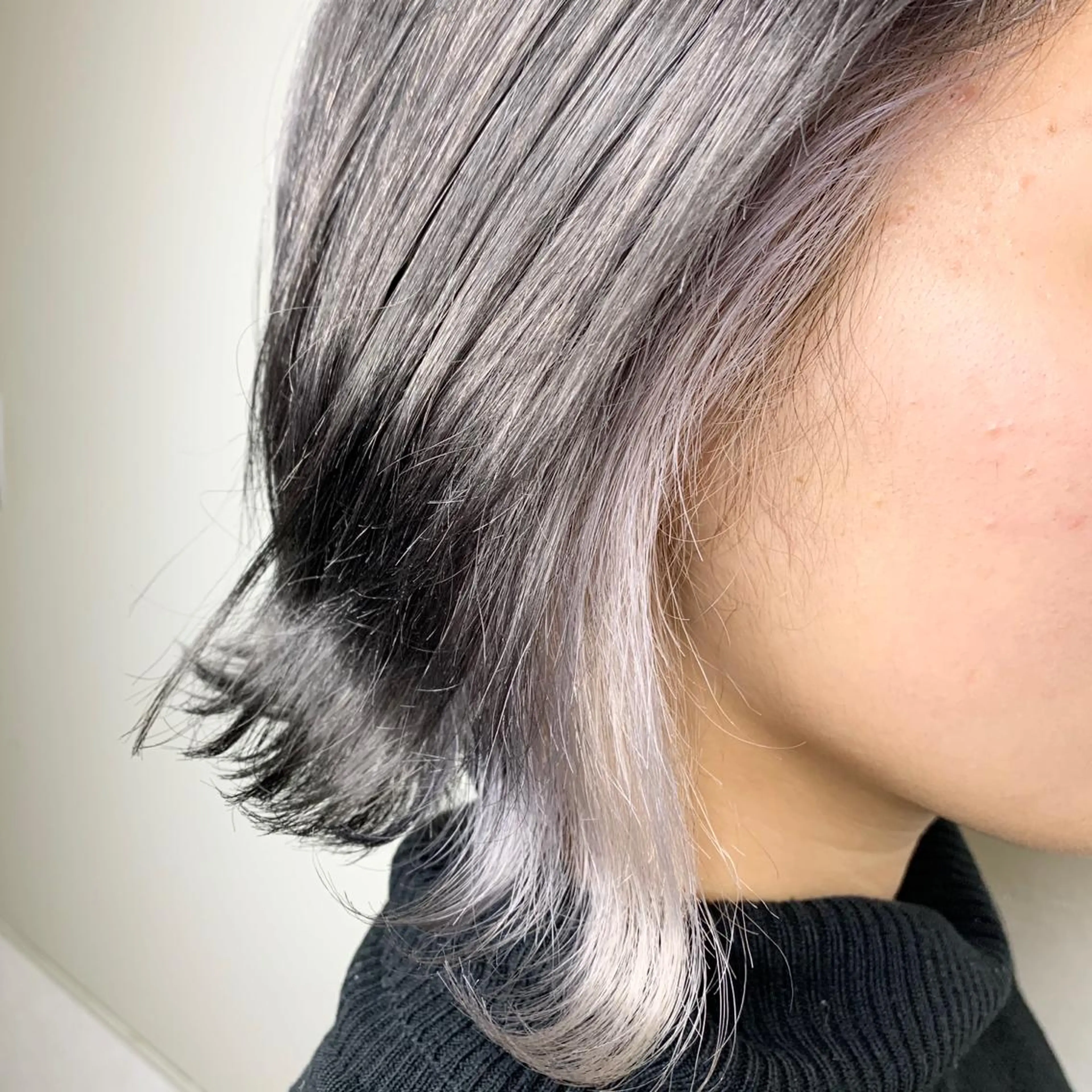 ショート カラー ヘアアレンジ ネイル マツエク・マツパ ダークグレー ホワイト ブリーチ特化 / share 元太のヘアスタイル