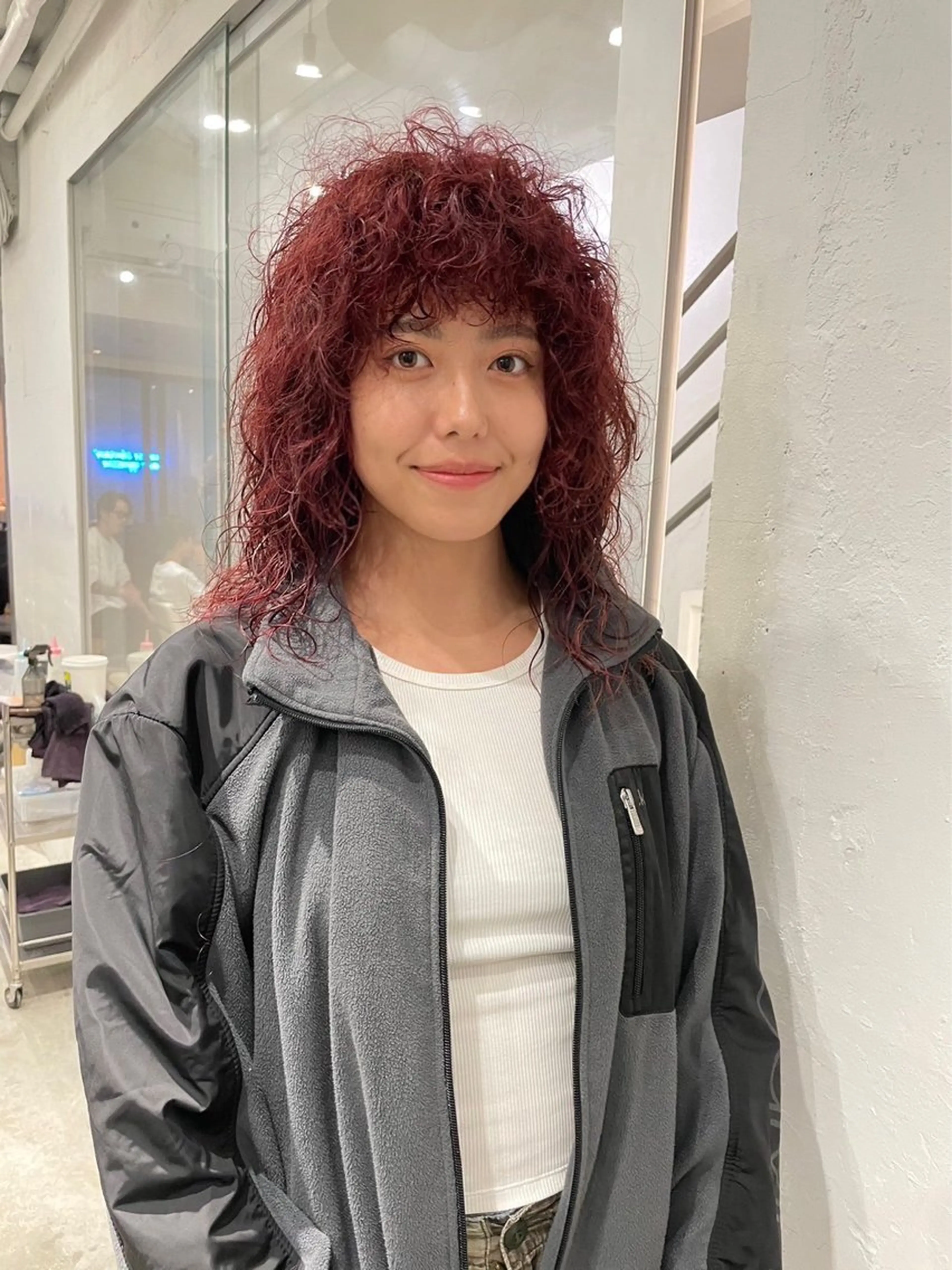 ロング カラー パーマ ブリーチ ダブルカラー イヤリングカラー ハイライトカラー ハイトーンカラー カット ヘアカラー パーマ スパイラルパーマ 🌐hina⭐️のヘアスタイル