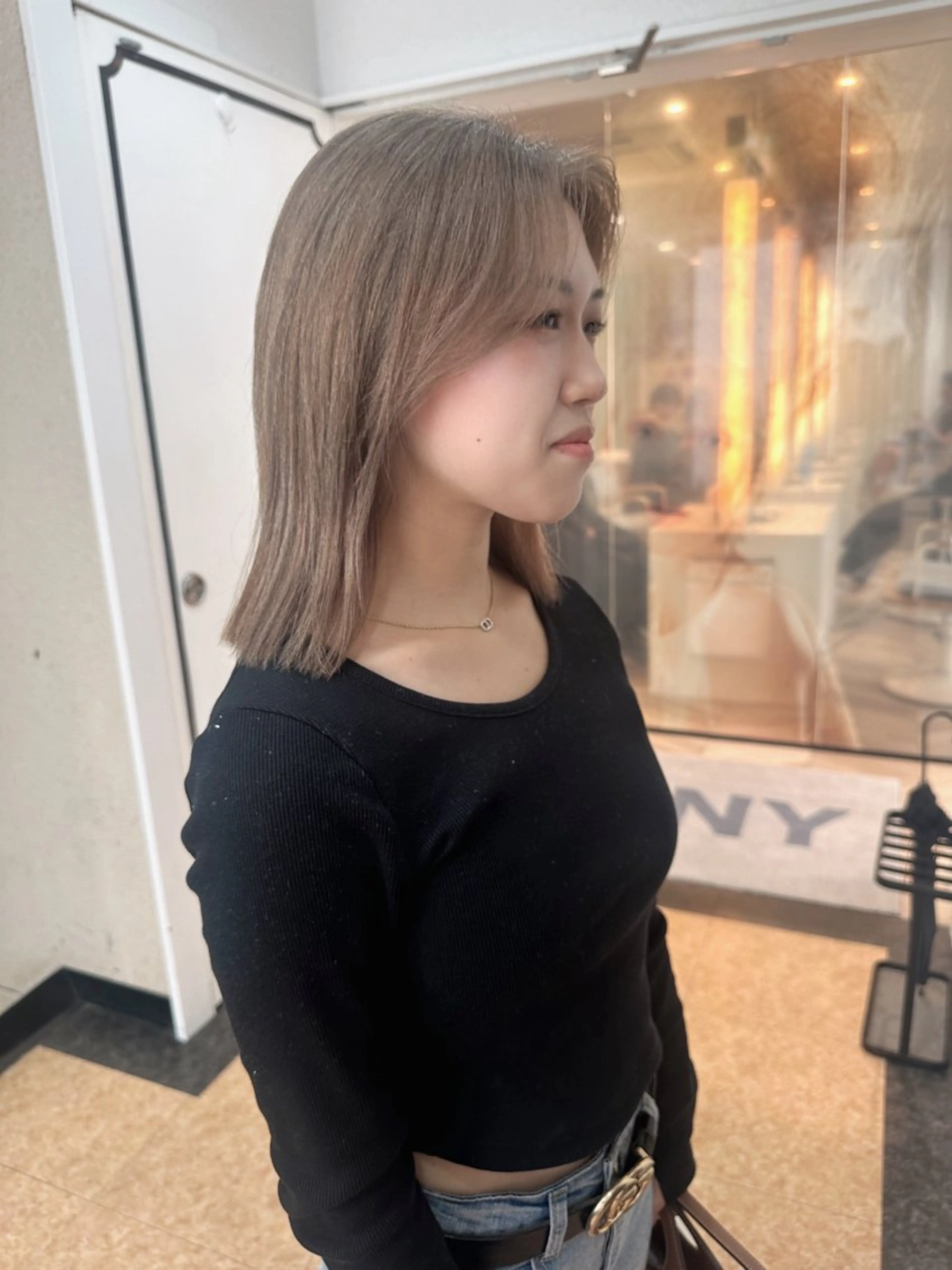 ミディアム カラー ヘアカラー トリートメント ベージュ/インナー カラー🤍Rieのヘアスタイル